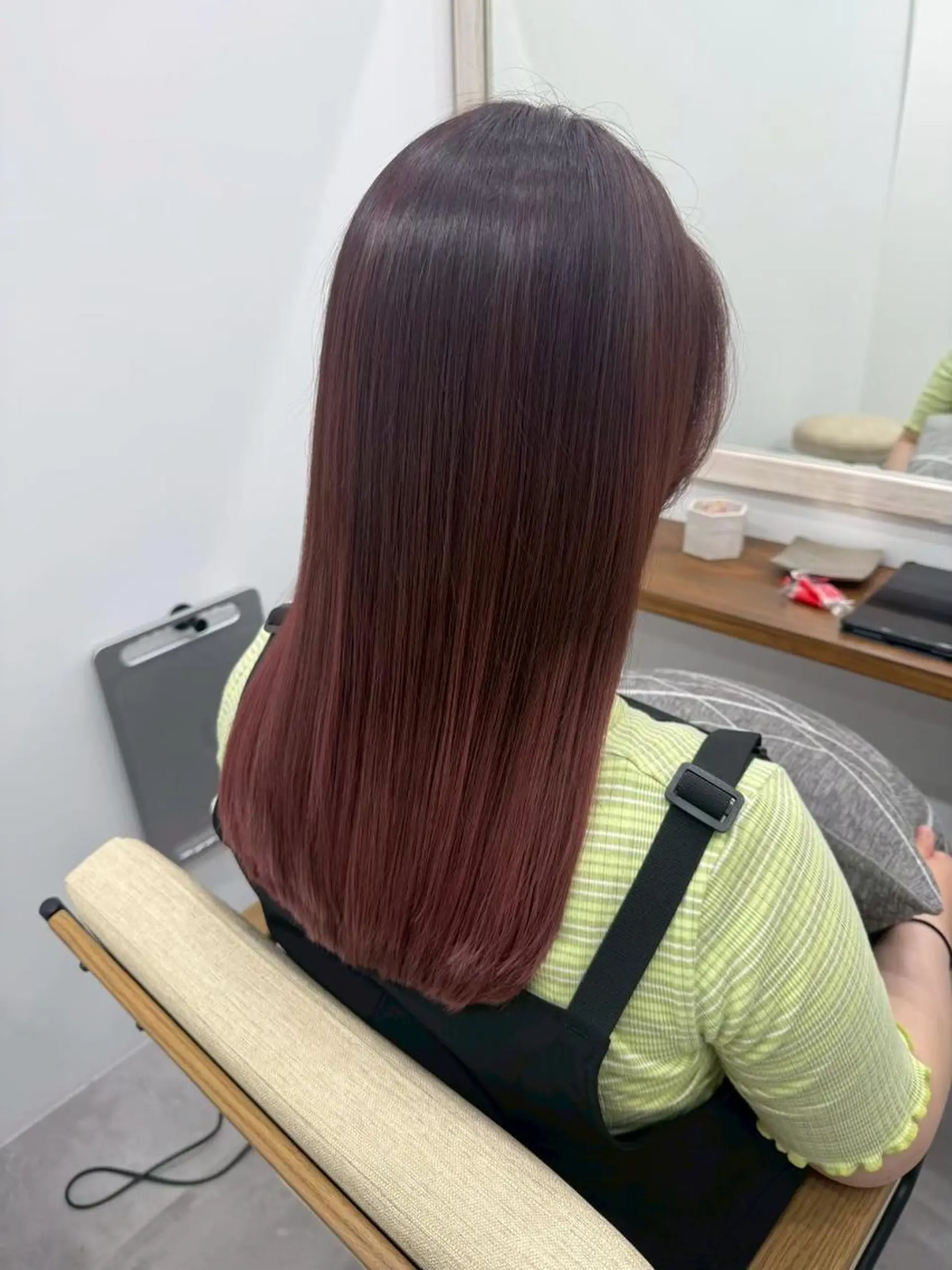 ロング ハイライト 髪質改善 レイヤーカット 縮毛矯正 トリートメント newi grande 横浜店のヘアスタイル
