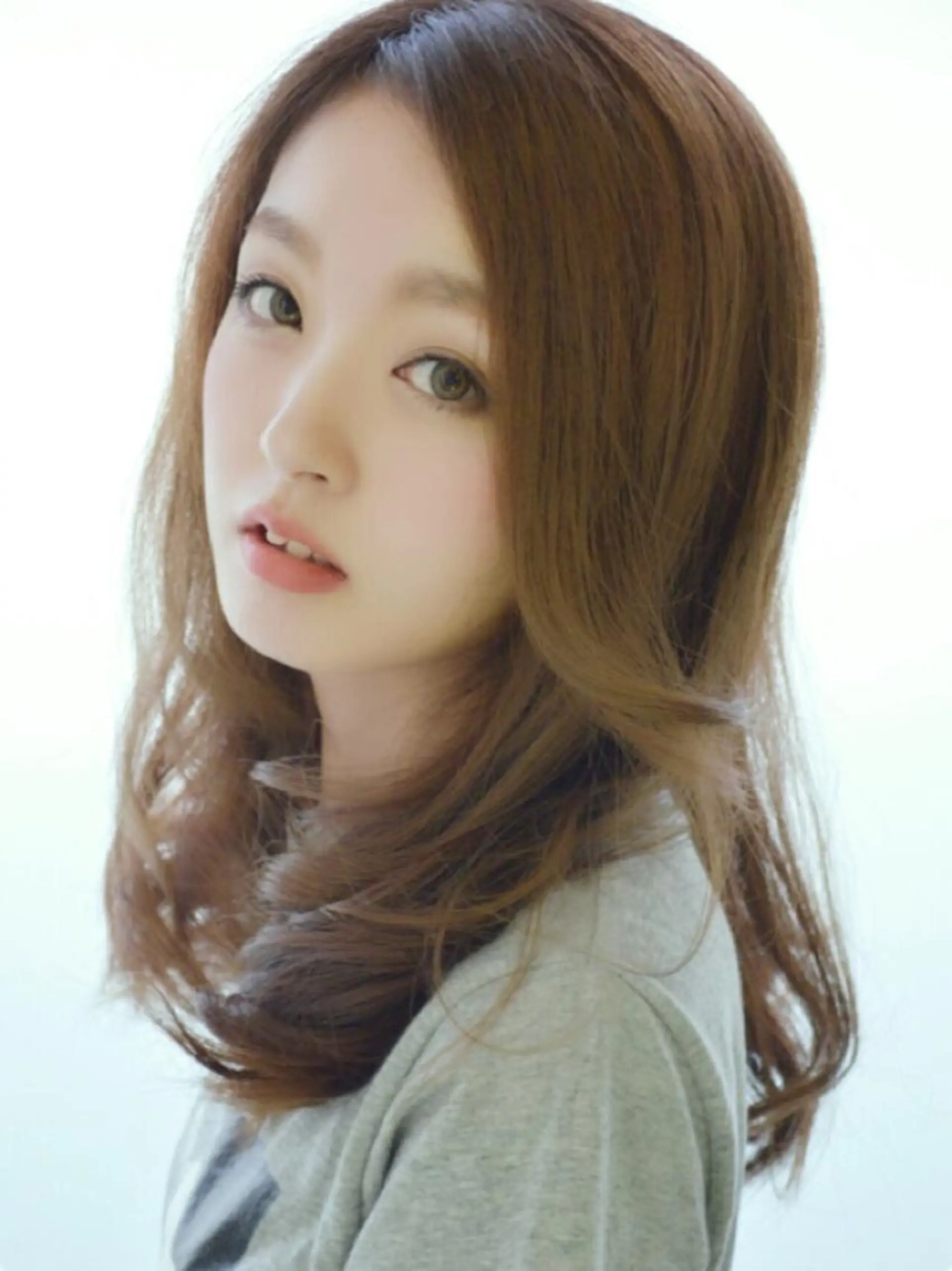 セミロング ロング カラー パーマ ベージュカラー ブルーカラー ハイライトカラー ミント オリーブカラー 青木 茂樹⭐️ 透明感カラーのヘアスタイル