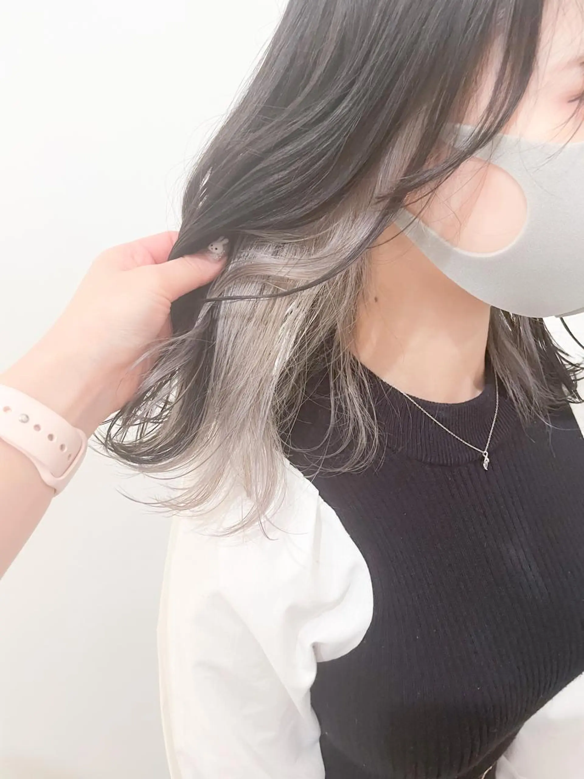 ミディアム カラー インナーカラー シルバー ヘアカラー ✨カラー支持No.1 🧸ワキ カナコ🧸のヘアスタイル