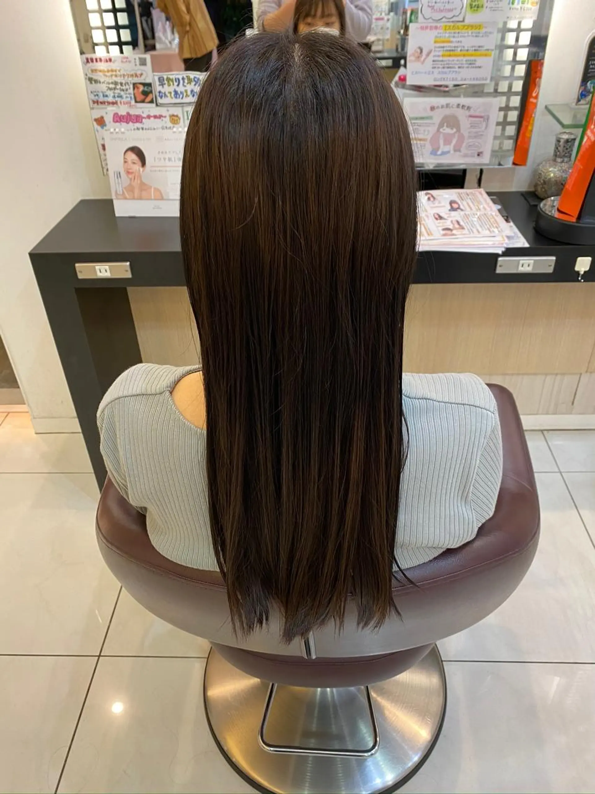 ロング カラー ゆめ ベージュカラーのヘアスタイル