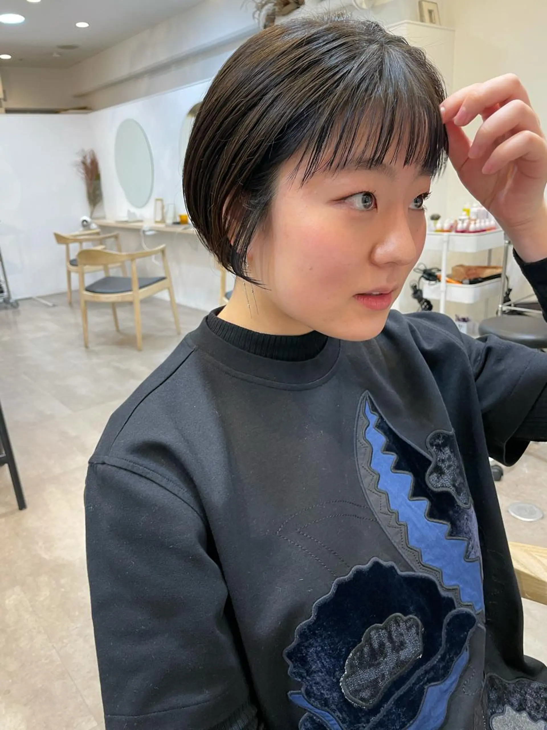ショート カット ヘアカラー トリートメント 大迫 江梨のヘアスタイル