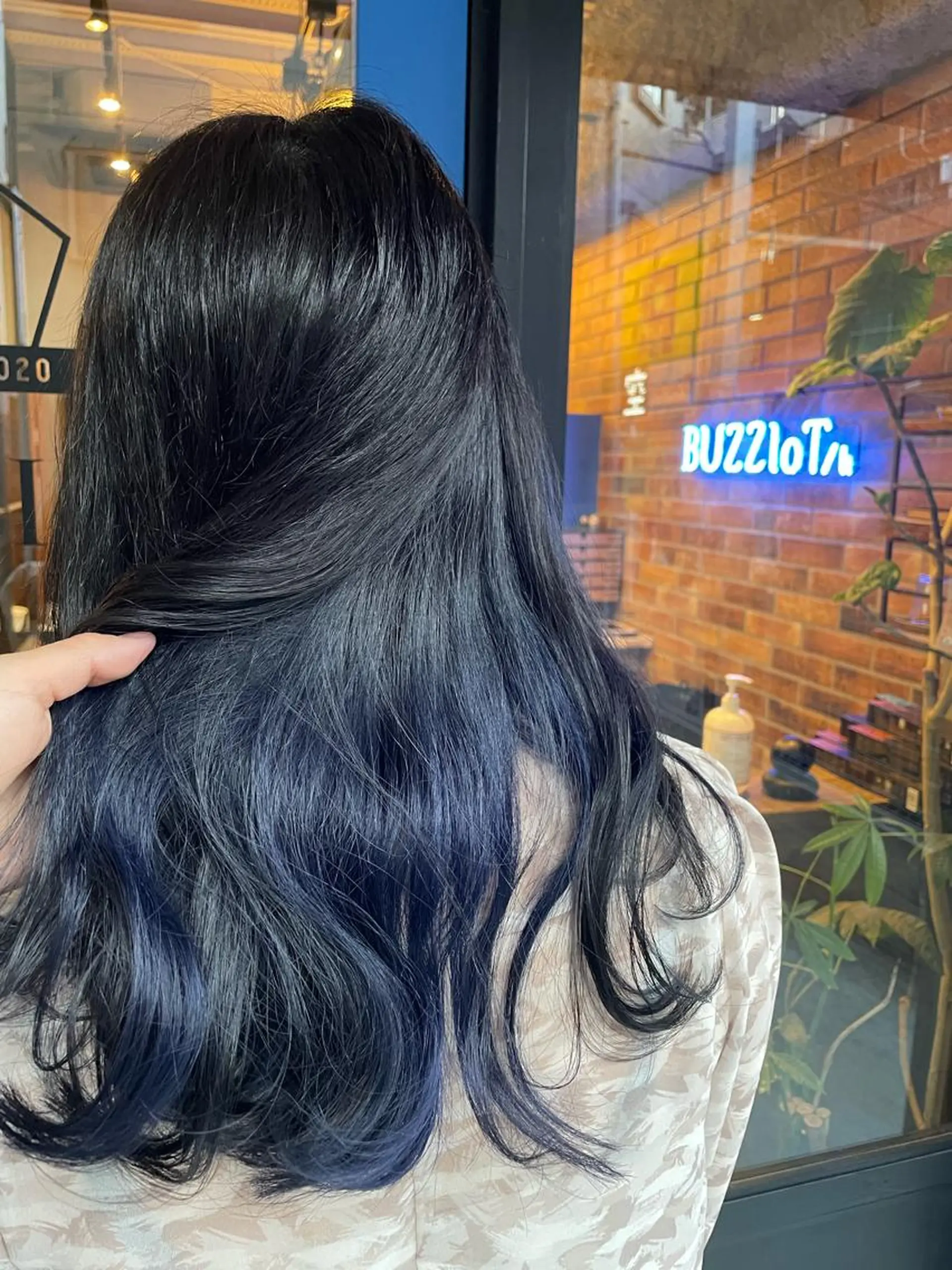 ロング カラー 和泉 沙綾のヘアスタイル