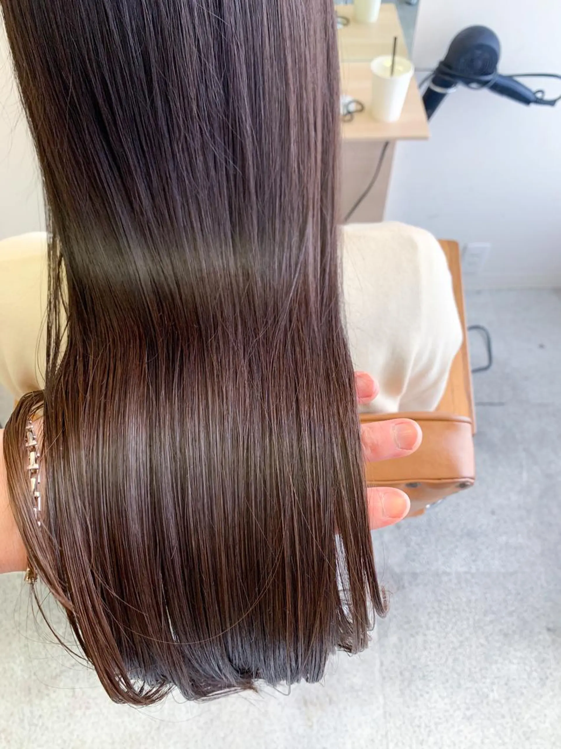 セミロング カラー セミロングパーマ アッシュ ブリーチ ケアブリーチ 透明感カラー カット ヘアカラー 縮毛矯正 トリートメント モリシュンスケ /レイヤー/髪質改善のヘアスタイル