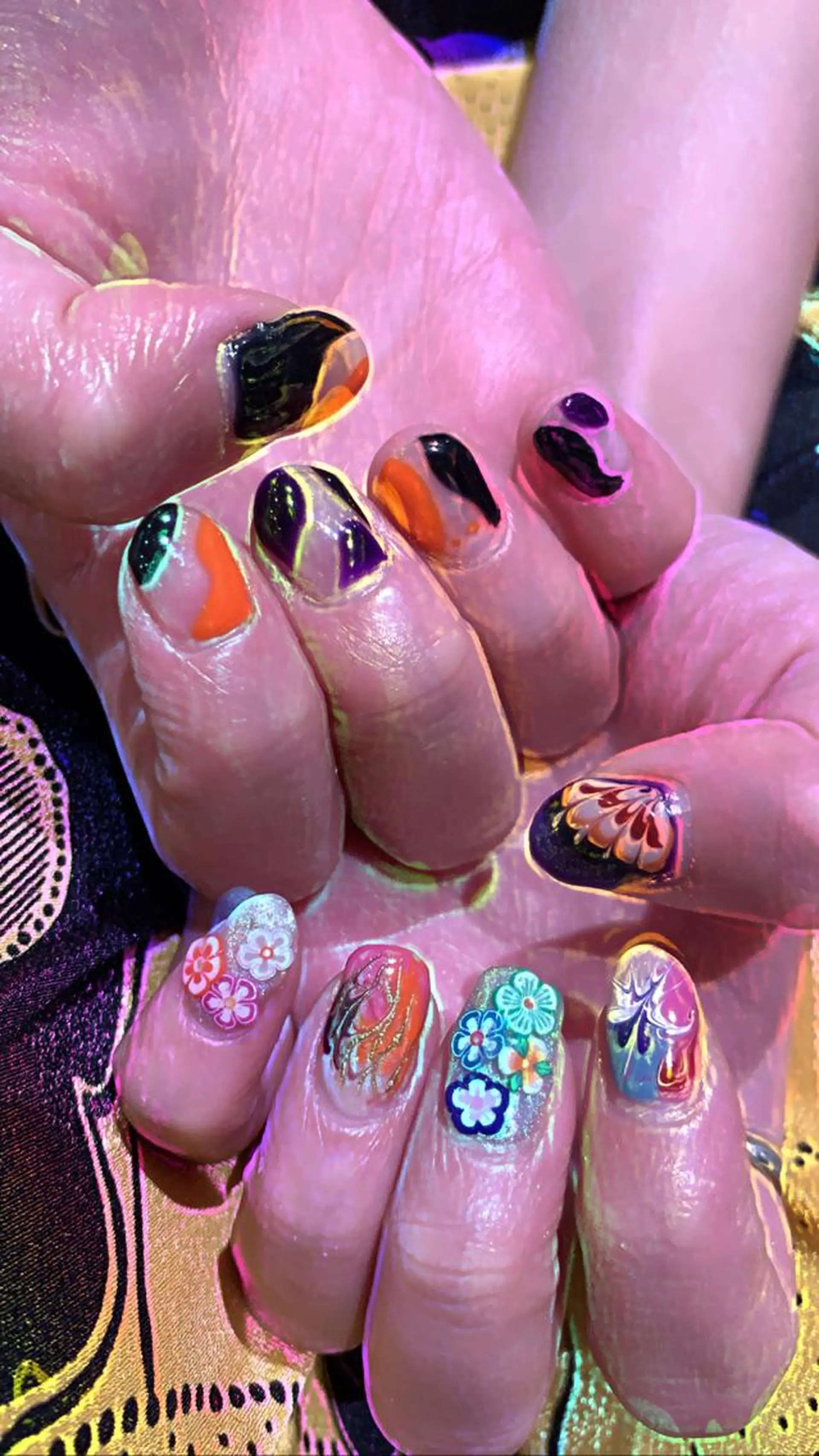 ネイル RISAKO 艶髪モテヘア🎀府中のヘアスタイル