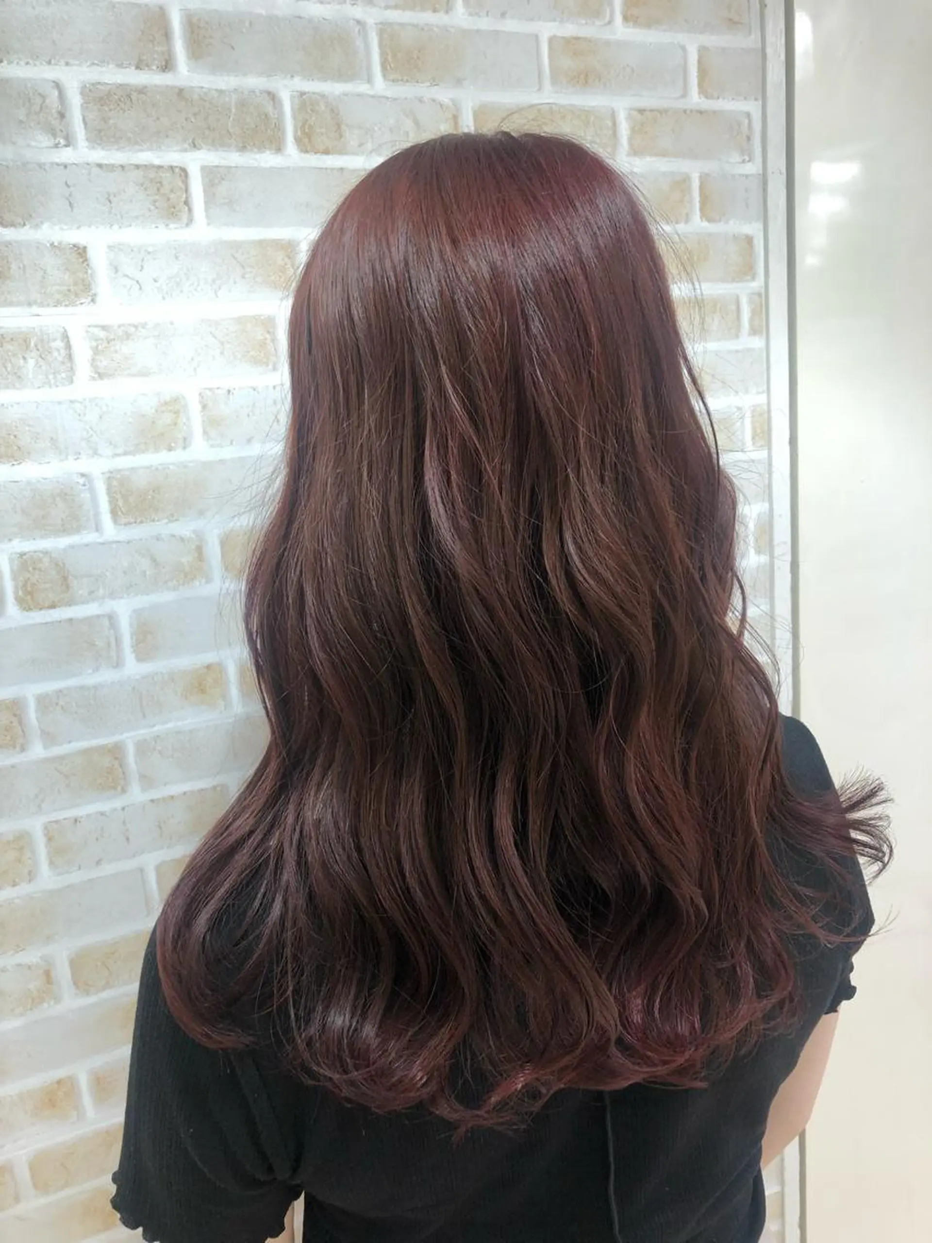 ロング ピンクブラウン 村上 祐香のヘアスタイル