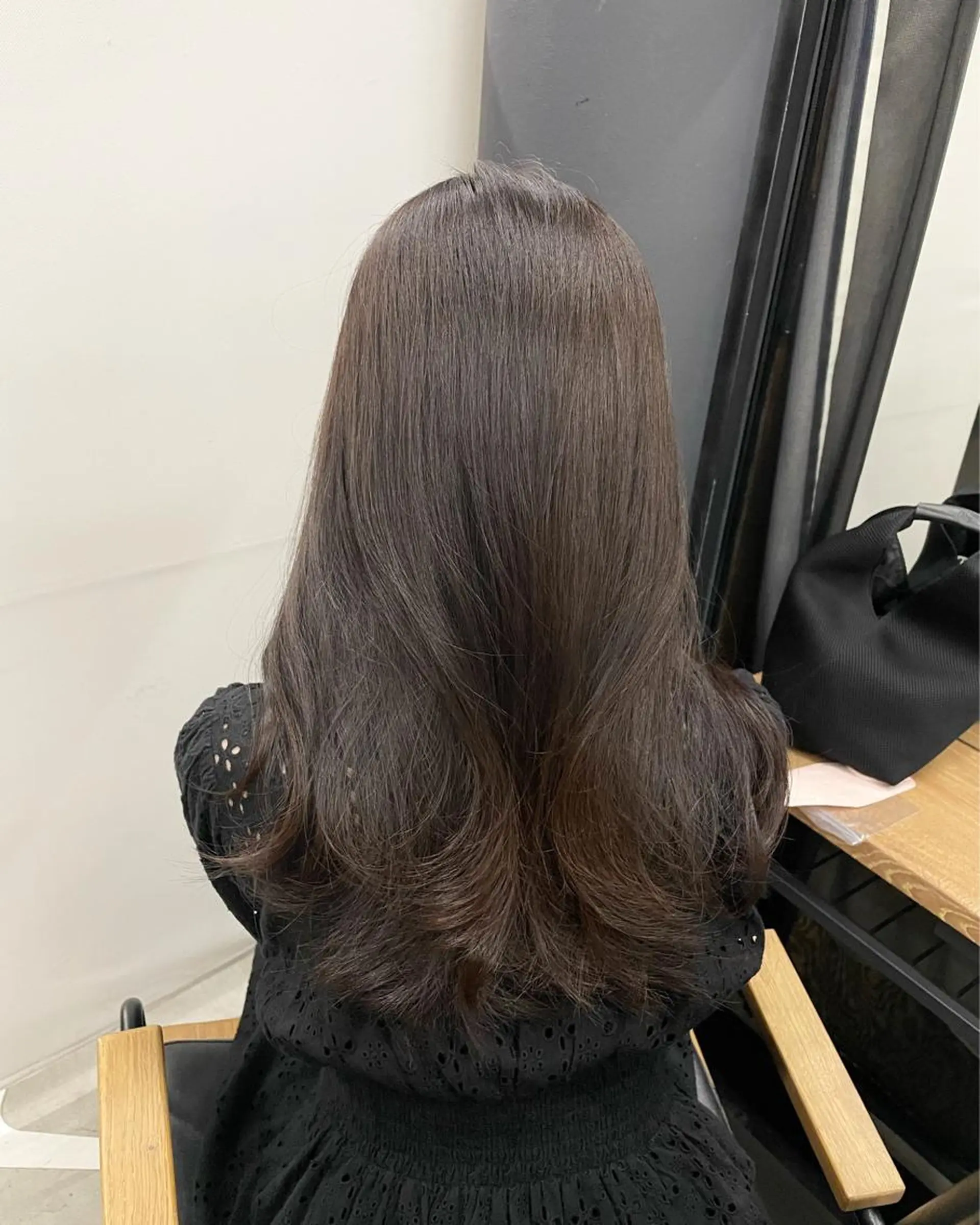 ロング カラー 伊藤 莉奈　韓国ヘアのヘアスタイル