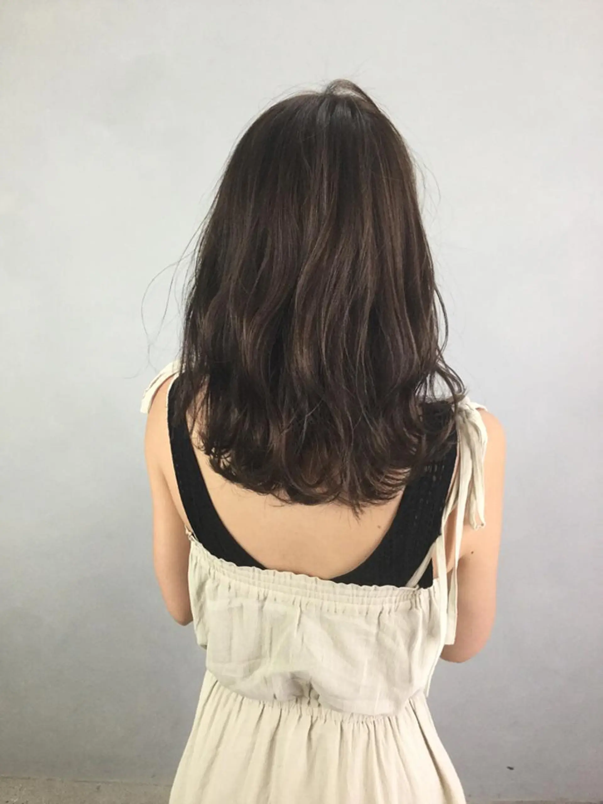 ミディアム カラー アッシュ ベージュカラー ハイライトカラー ハイライト salowin JIYUGAOKA所属・マンツーマン半個室 tamuraのヘアスタイル