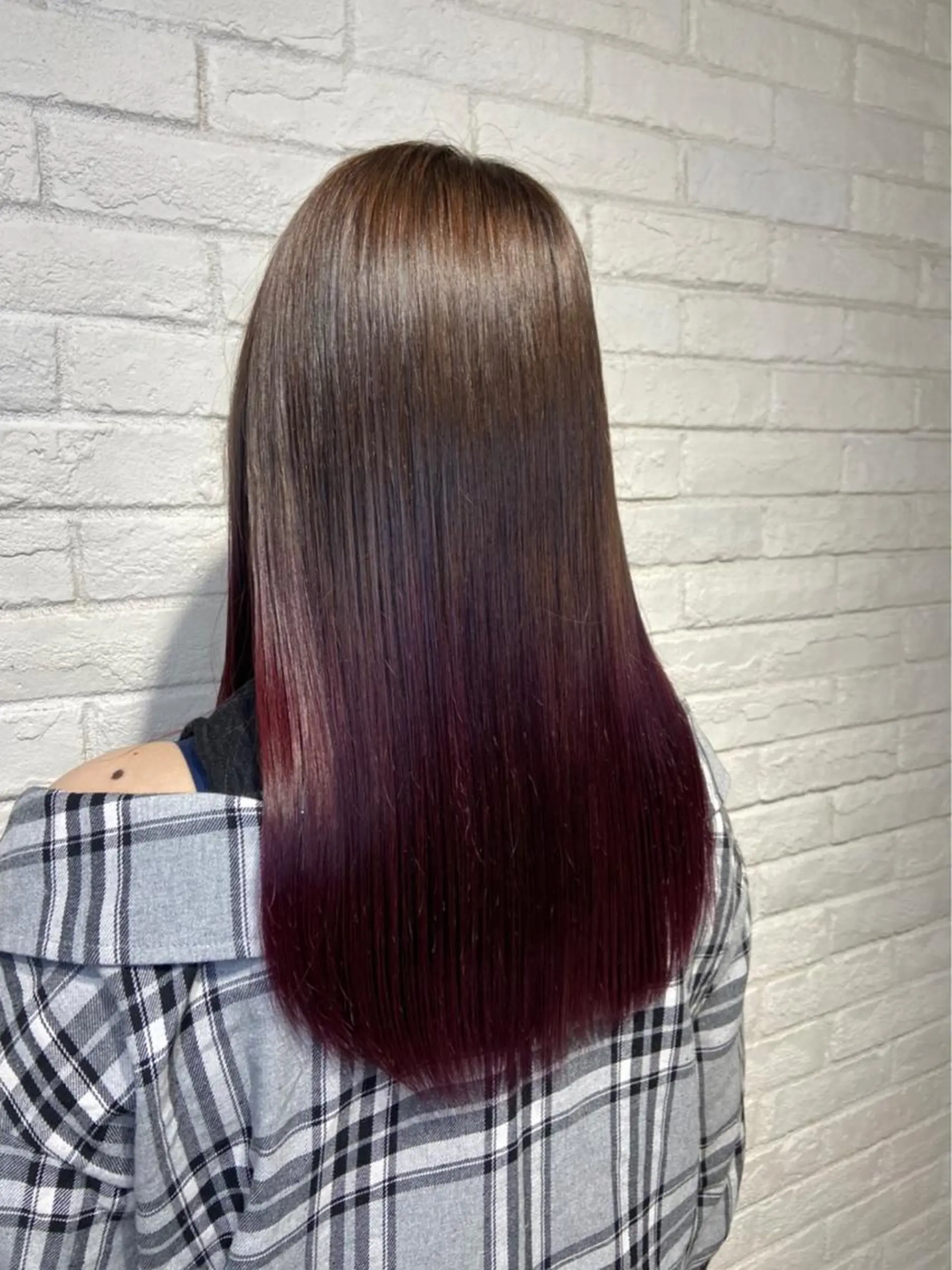 ロング カラー グラデーションカラー deseo 透明色艶カラーツバサのヘアスタイル