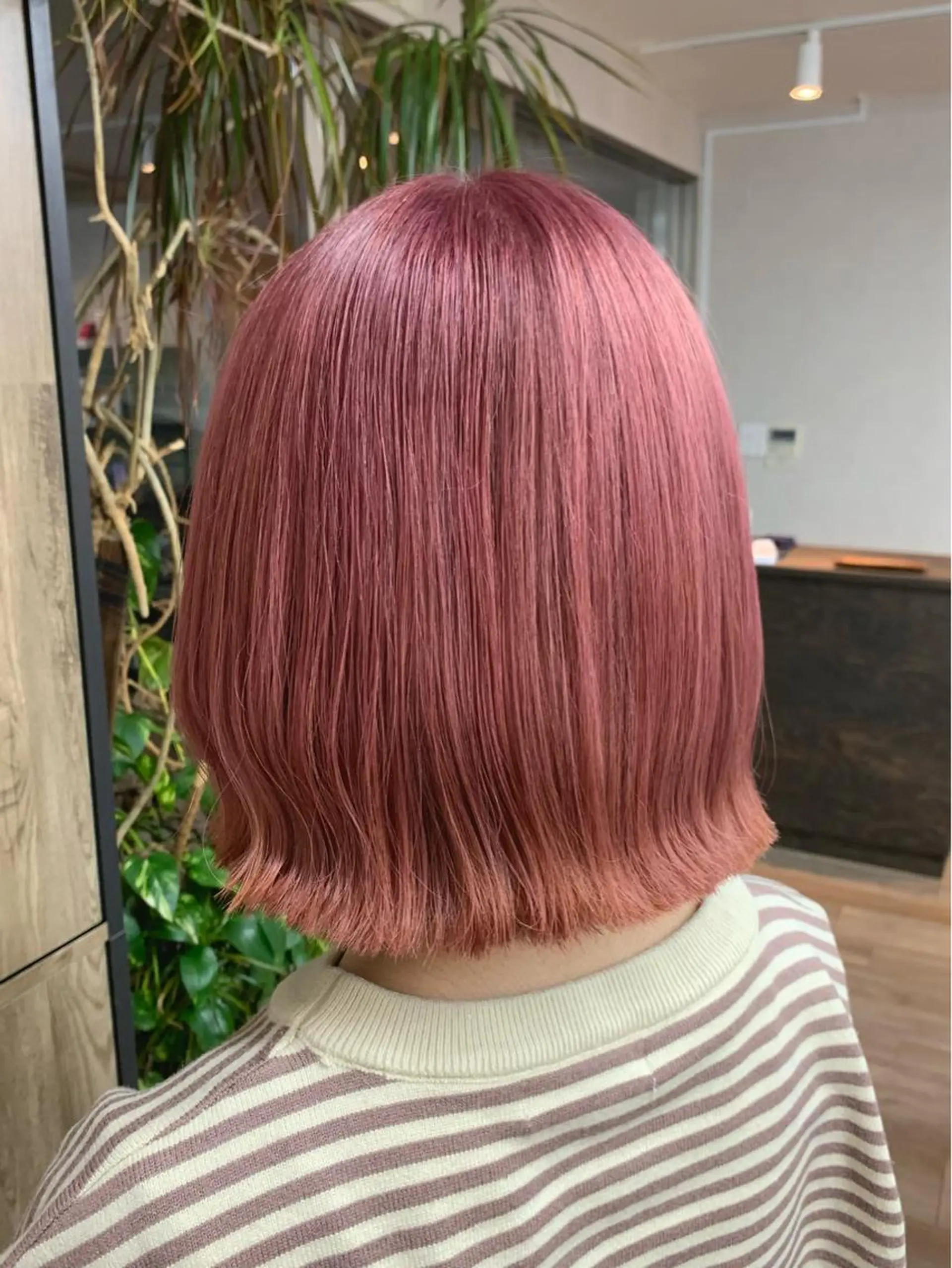 ショート カラー バレイヤージュ ブリーチ ケアブリーチ ダブルカラー イヤリングカラー カット ヘアカラー 🌷かわばた めい🌷のヘアスタイル
