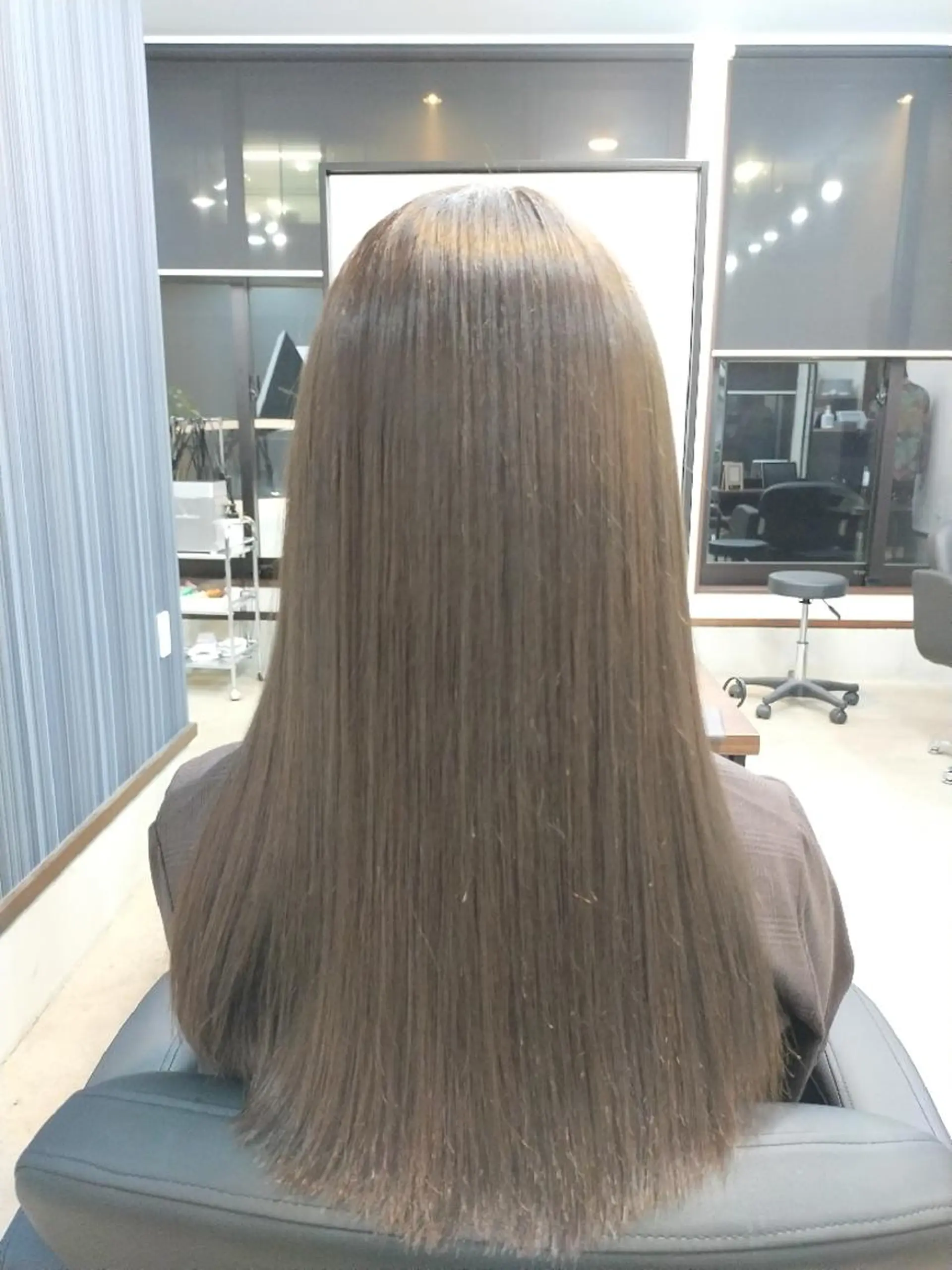 セミロング NANAI HIROKIのヘアスタイル
