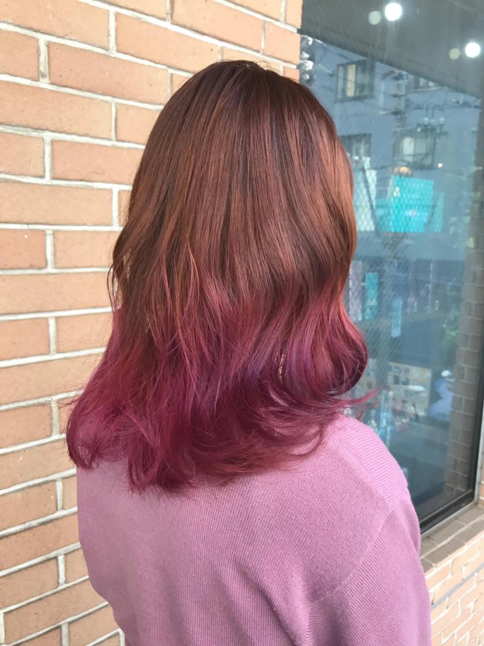 ミディアム カラー パーマ ヘアアレンジ ネイル マツエク・マツパ ダブルカラー グラデーションカラー ピンクカラー カラーマツエク グラデーション サロンドミルク 原宿のヘアスタイル