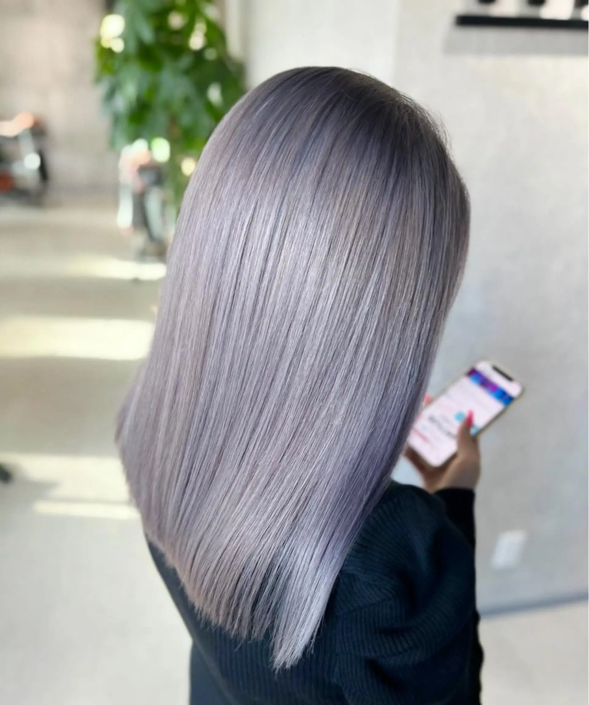 セミロング カラー シルバー mimiiy梅田 中崎町ハイトーンのヘアスタイル