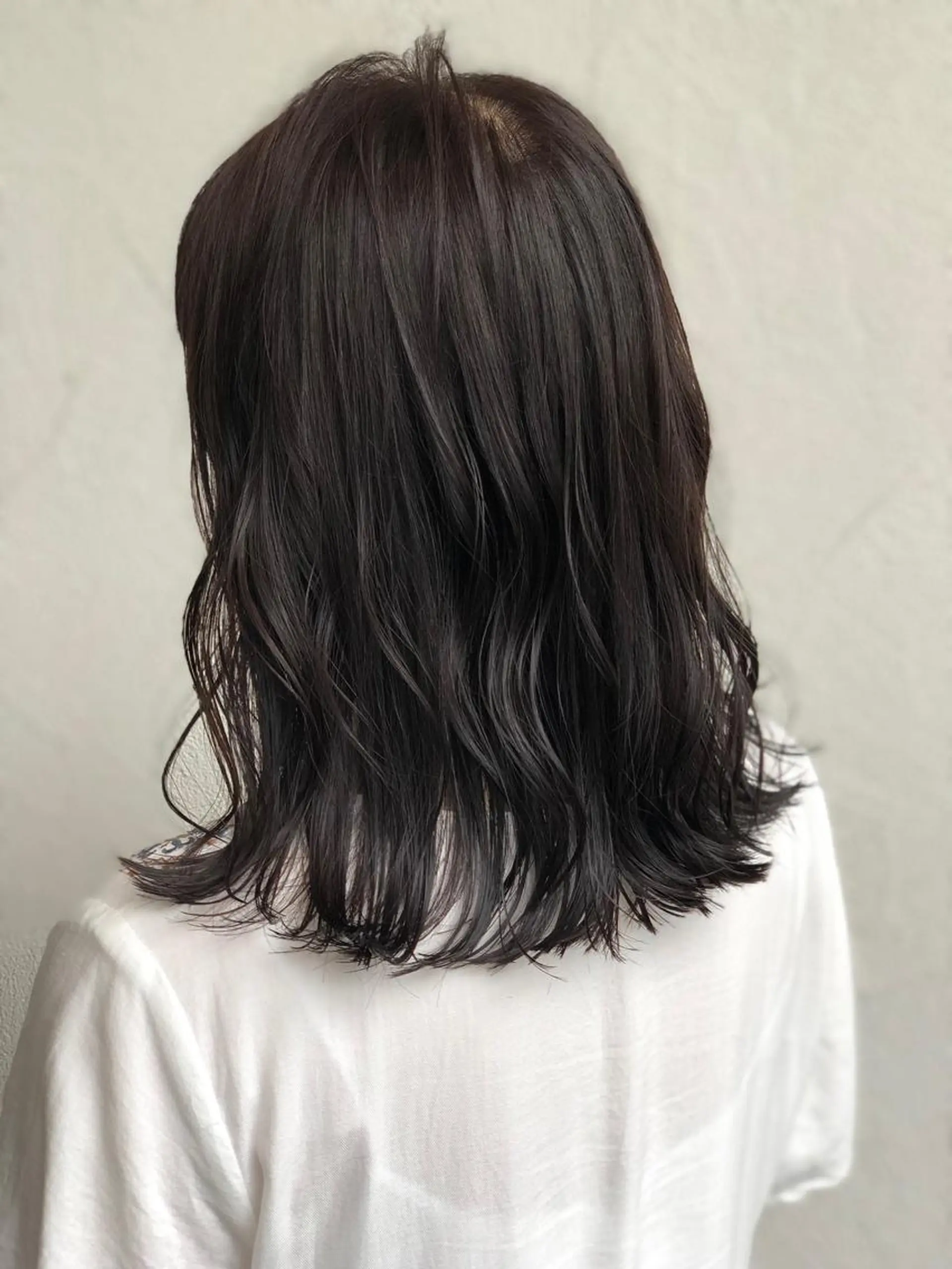 ミディアム カラー 山下 襟華のヘアスタイル