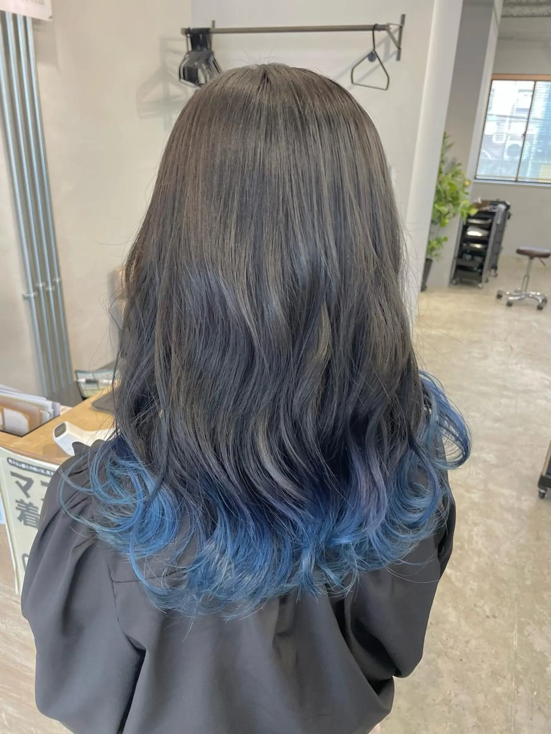 セミロング ヘアカラー SAEKI【ior 】北千住店ブリーチのヘアスタイル