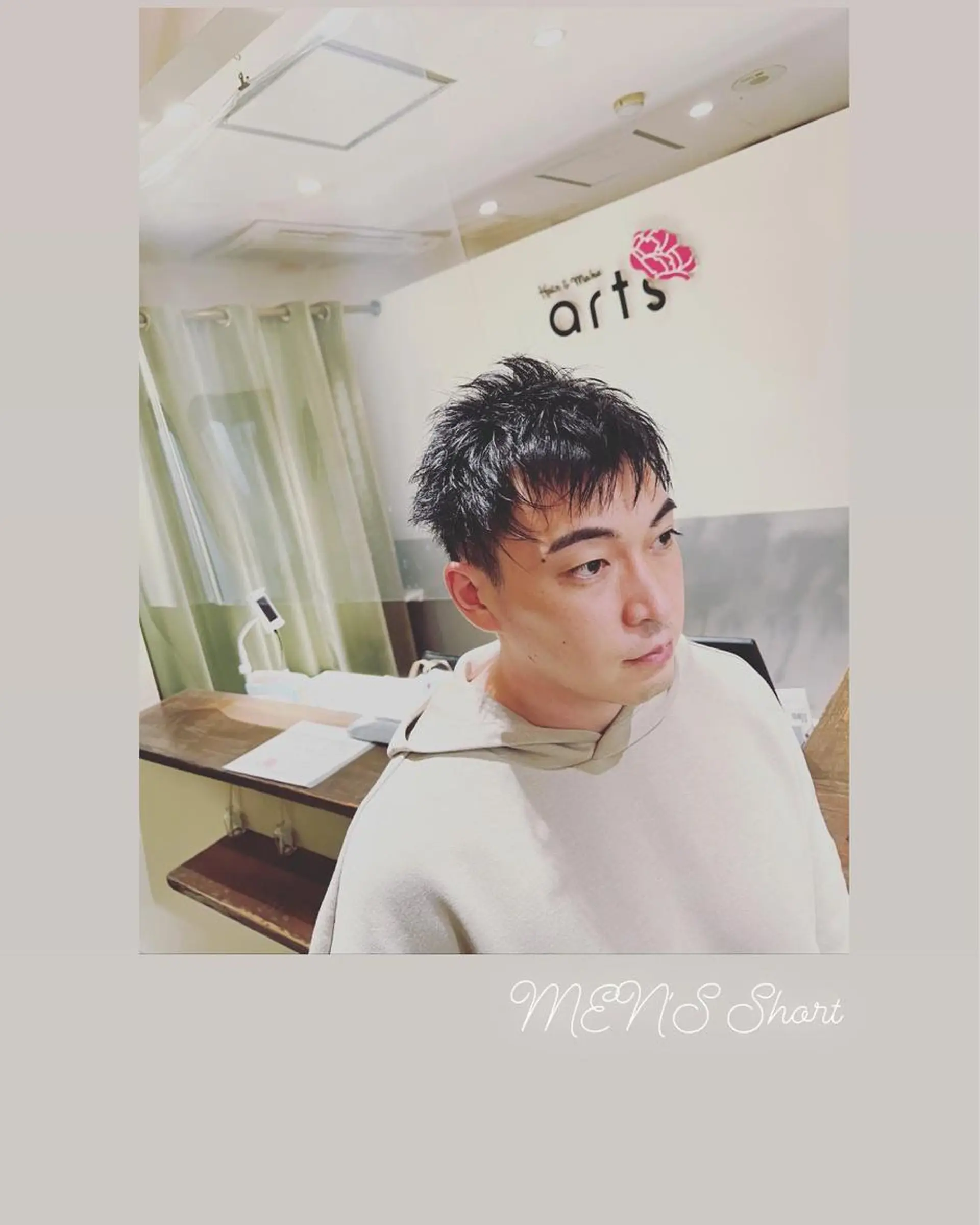 ショート メンズ ツーブロック 刈り上げ ハイライト/インナー /ブリーチ/レイヤーのヘアスタイル