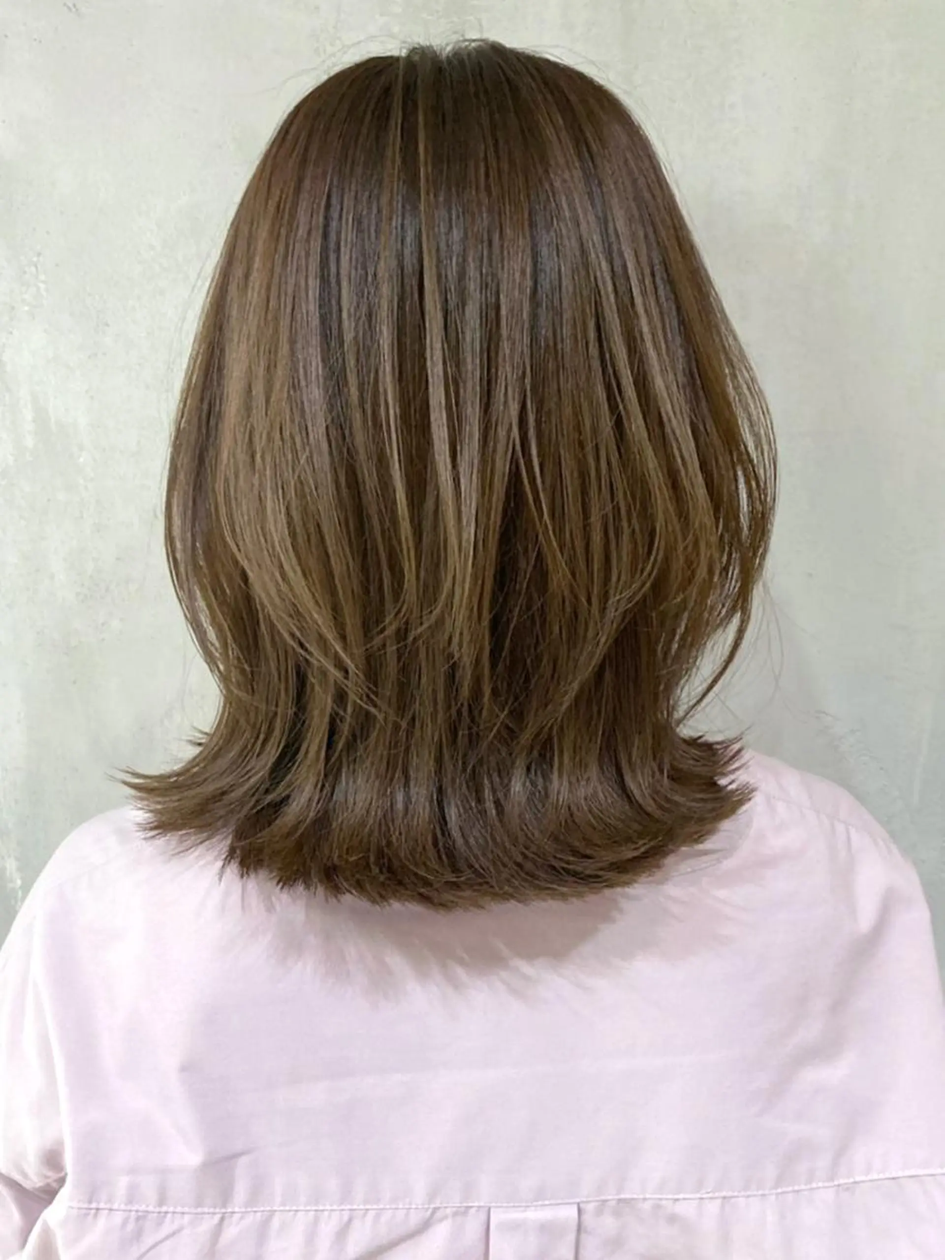 ミディアム カラー パーマ ヘアアレンジ ベージュカラー オリーブベージュ レイヤーカット ITbyALBUM 藤沢店のヘアスタイル