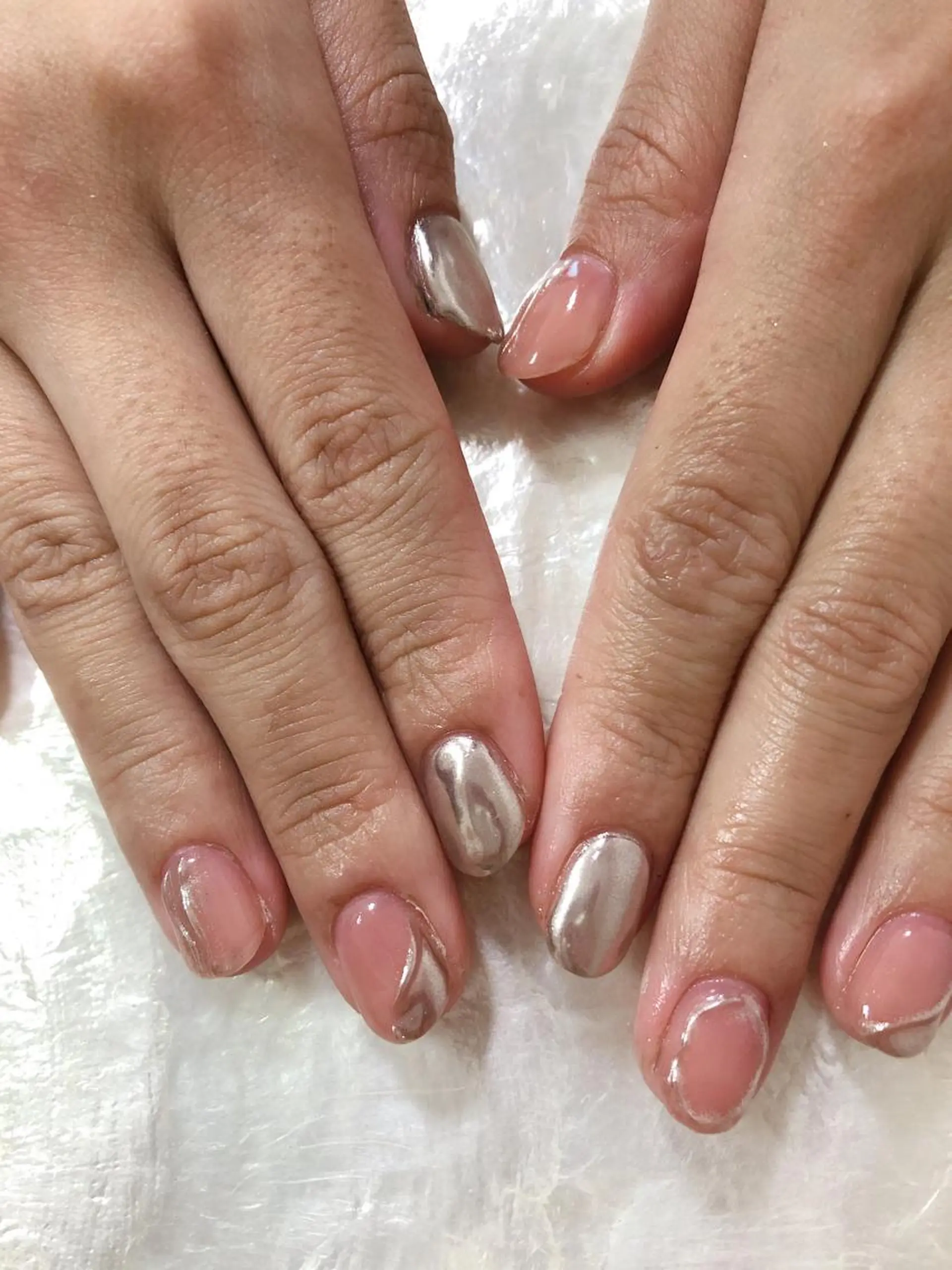 ネイル ミラーネイル kiki nail &brow二子玉川の眉毛・アイブロウイメージ