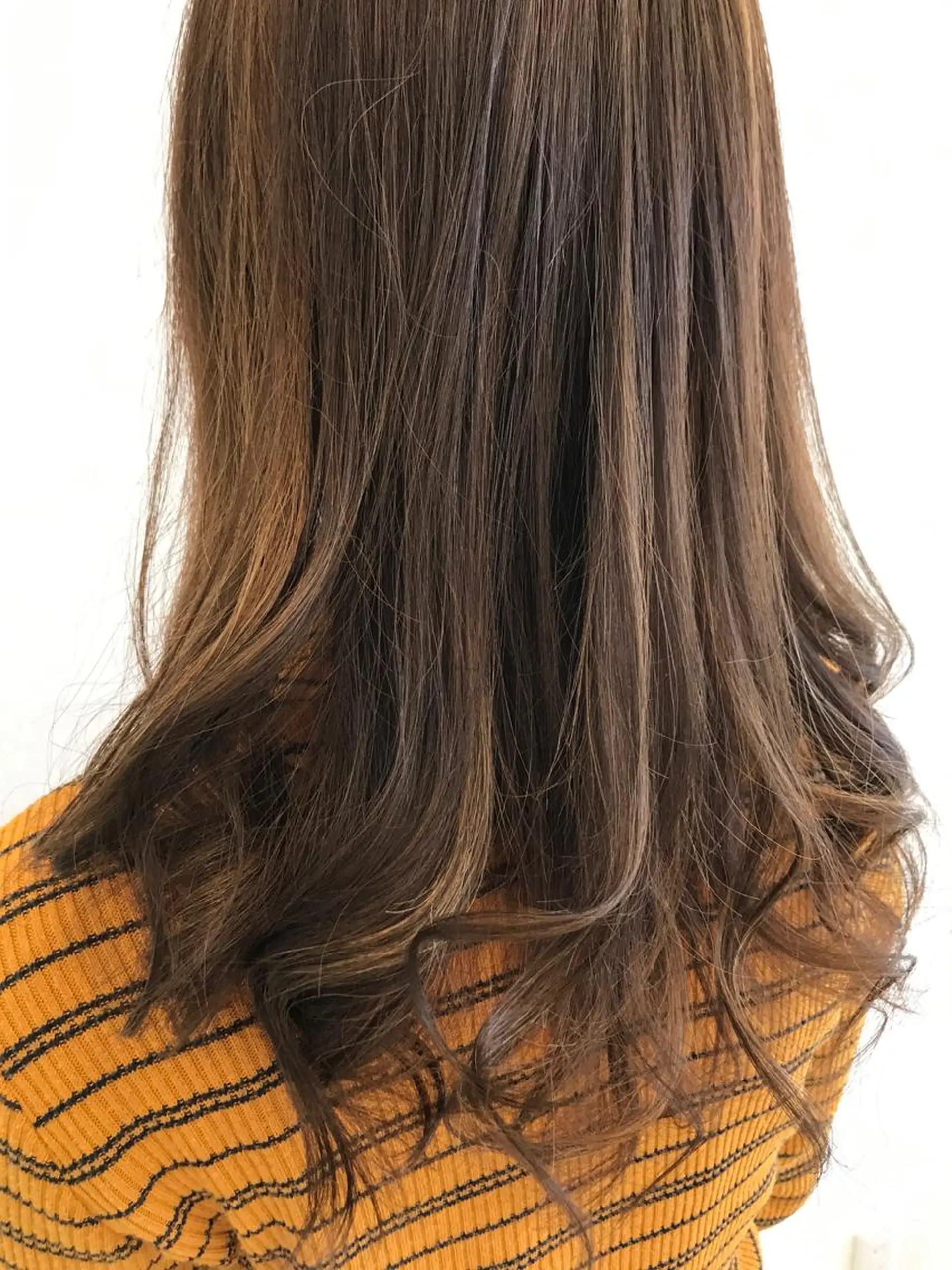 ミディアム ハイライト 星野 慎也のヘアスタイル