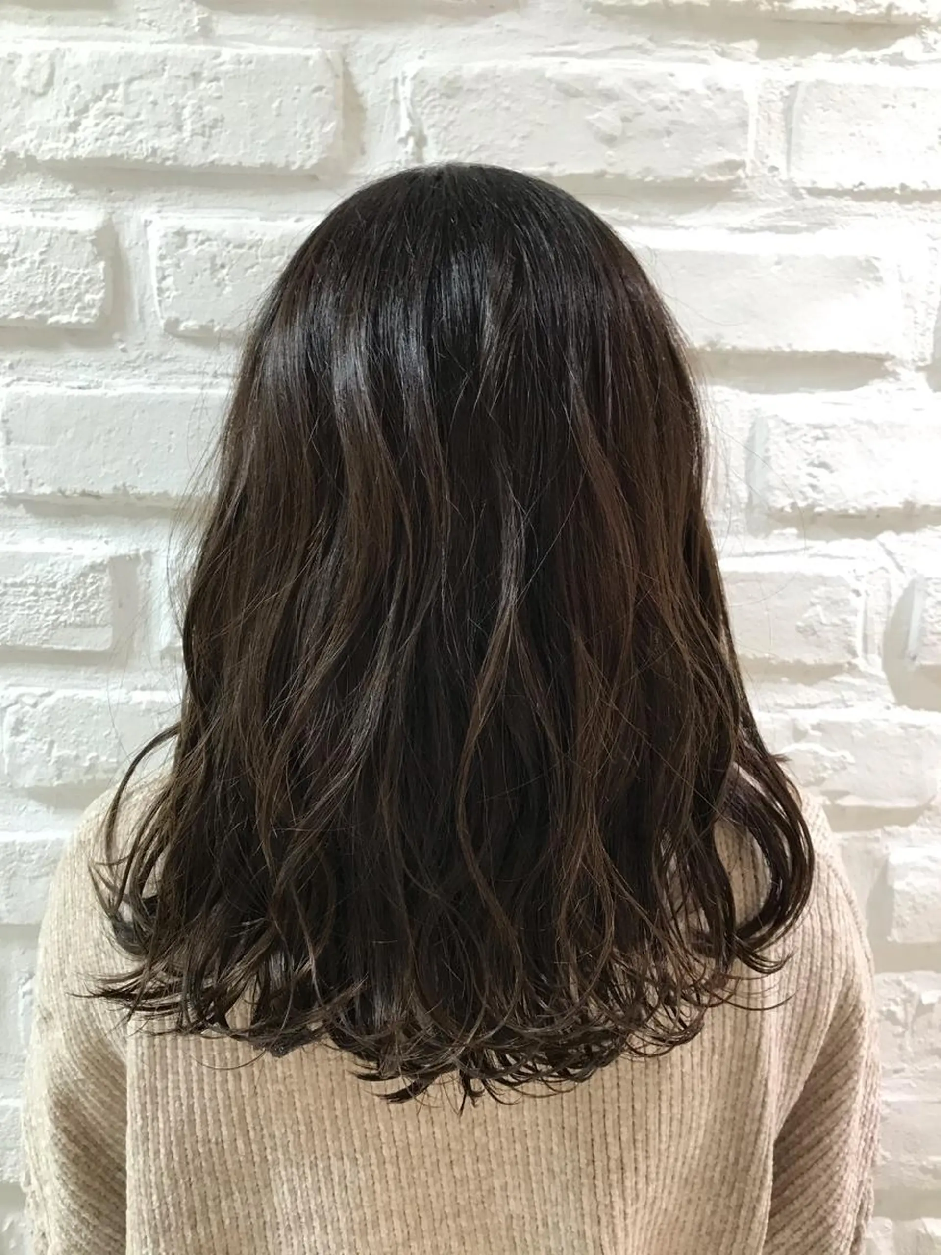 ロング カラー ベージュカラー 透明感カラー イルミナカラー オリーブベージュ 【暖色カラー特化】 中山由梨のヘアスタイル