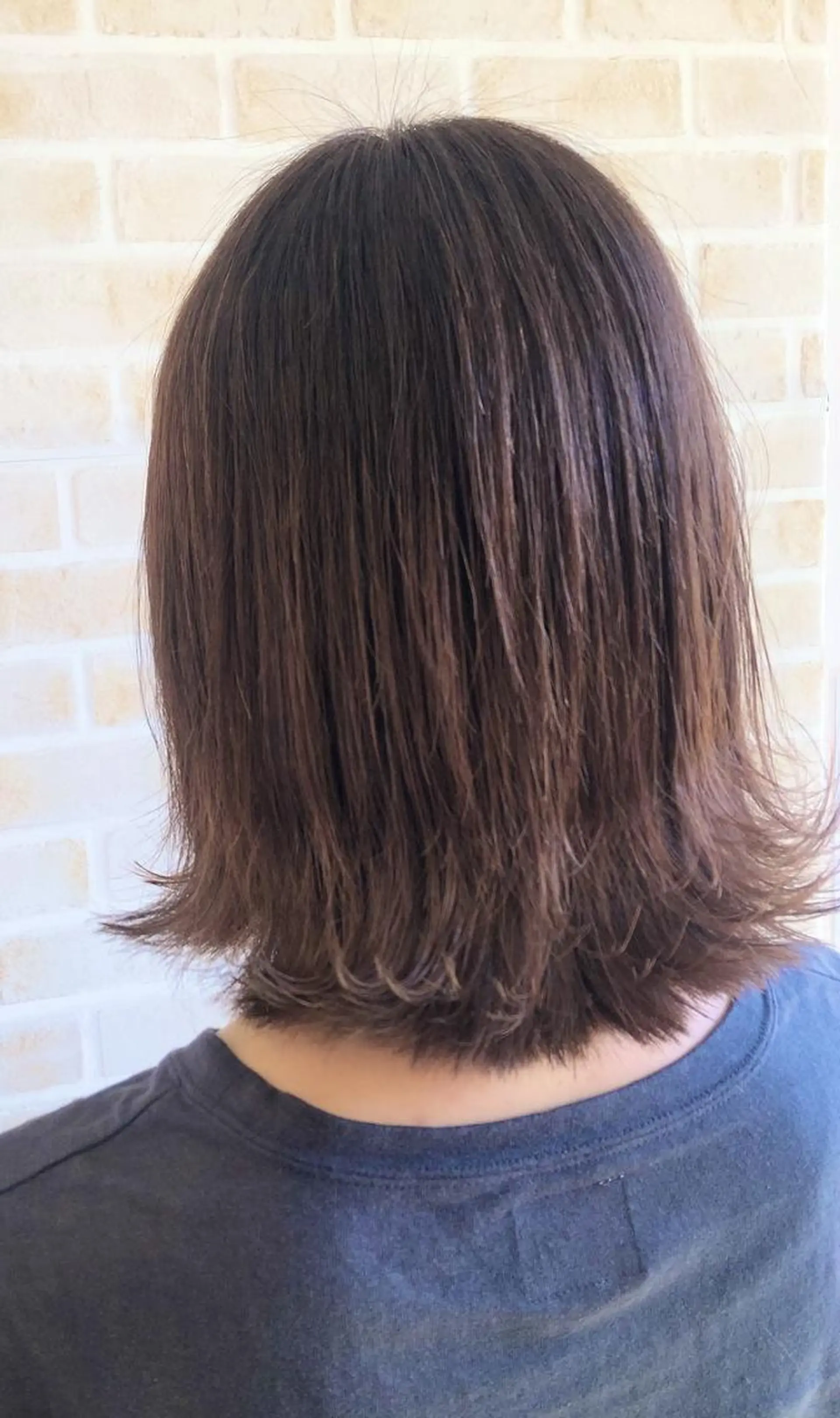 ミディアム ボブ 外ハネヘア カット ヘアカラー トリートメント 髪質改善美容師🐥 艶だし職人/薄野大輔のヘアスタイル