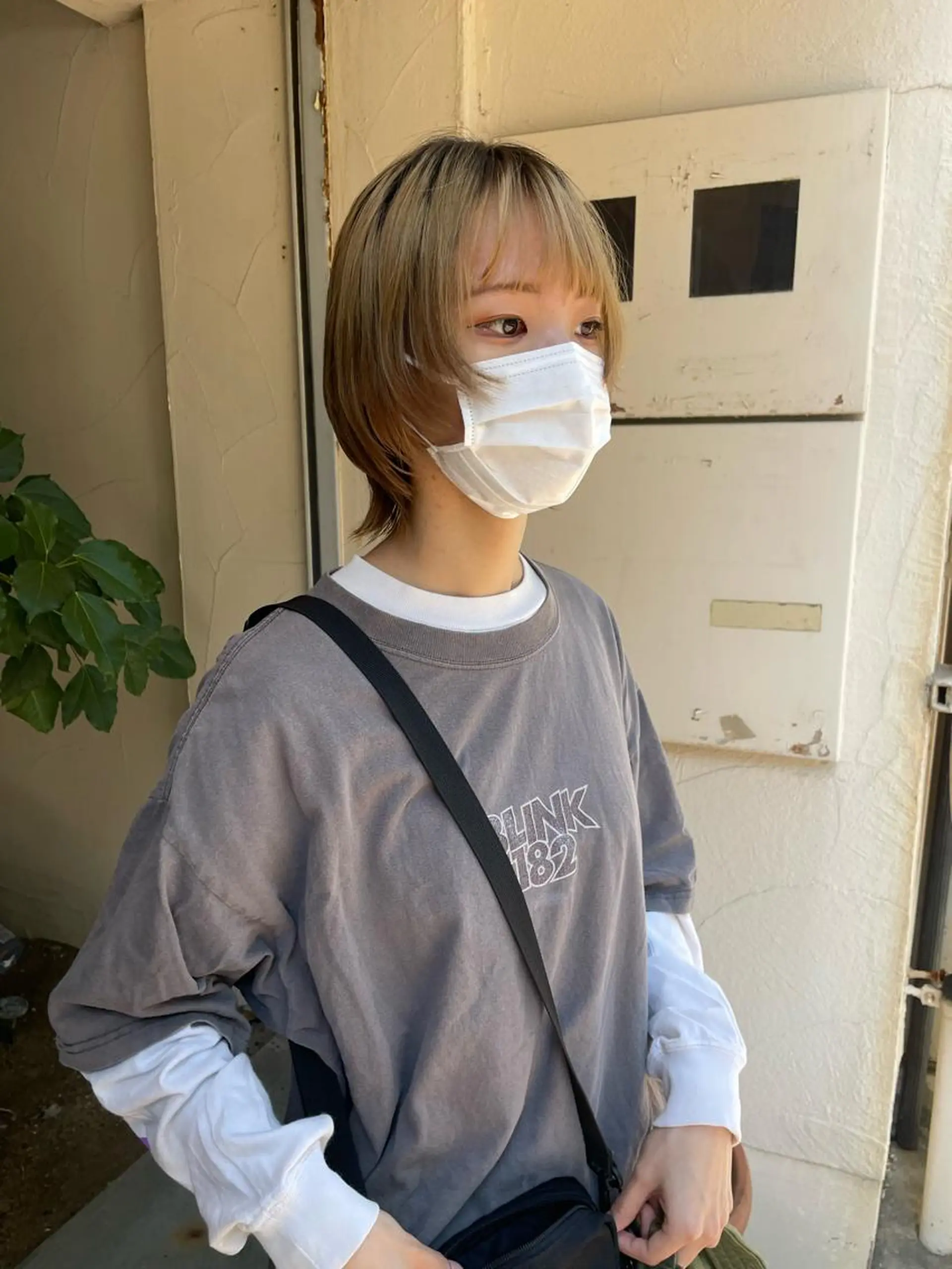 ミディアム カラー tomo🍒パーマ ハイトーン似合わせのヘアスタイル