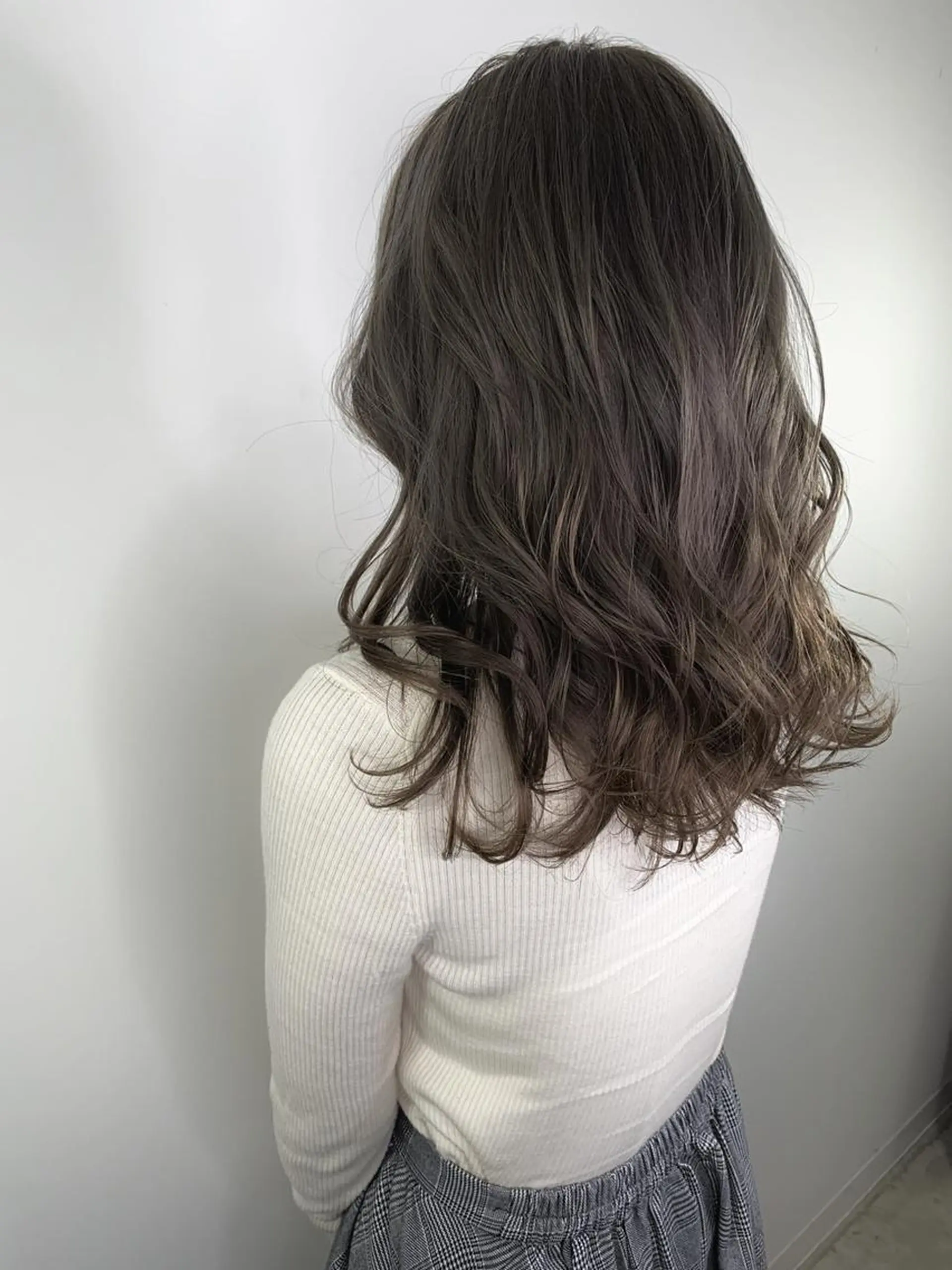 セミロング カラー パーマ ヘアアレンジ メンズ キッズ ネイル マツエク・マツパ 中津No.1髪質改善 店長✨透ける暗髪のヘアスタイル
