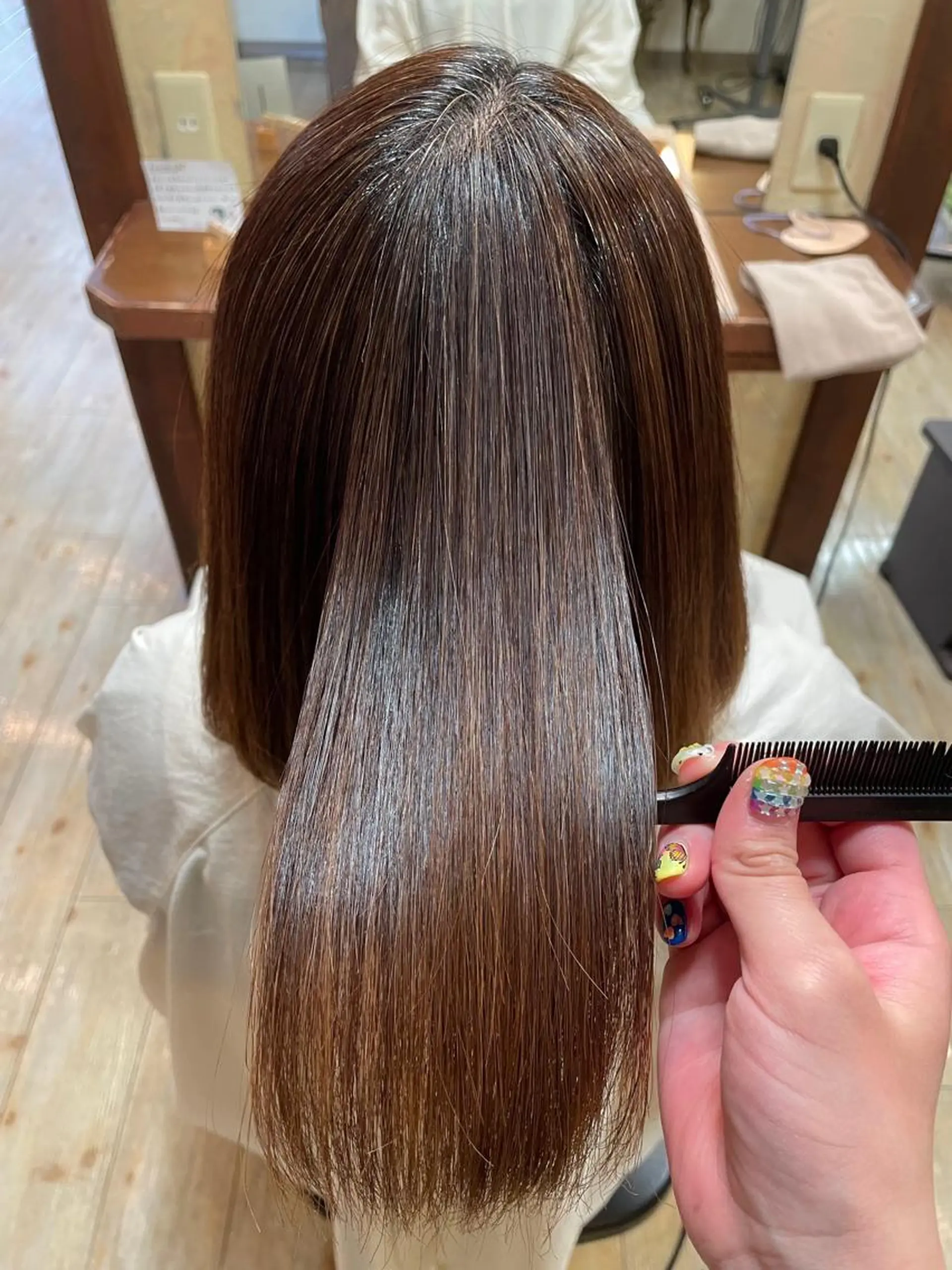 ショート ヘアカラー 縮毛矯正 トリートメント 渡辺 桃花のマツエク・マツパデザイン