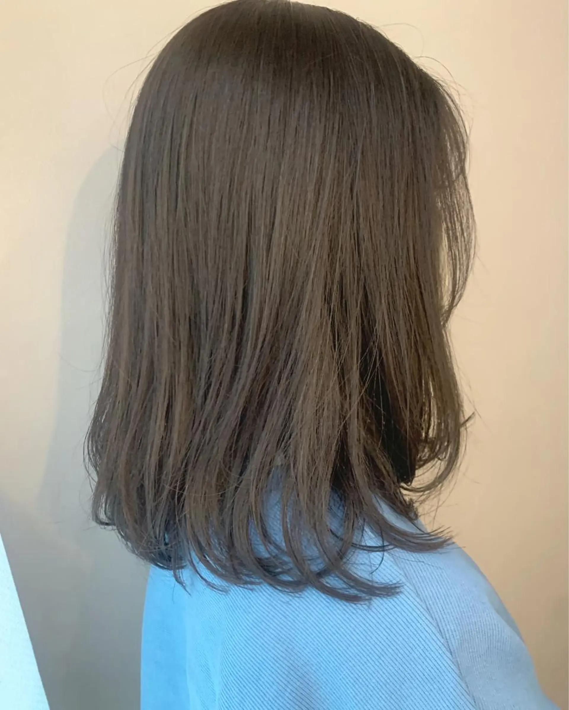 ミディアム カラー ベージュカラー ブリーチ ラベンダーカラー ラベンダーベージュ ブリーチなしカラー hub hair レイヤー/透明感のヘアスタイル