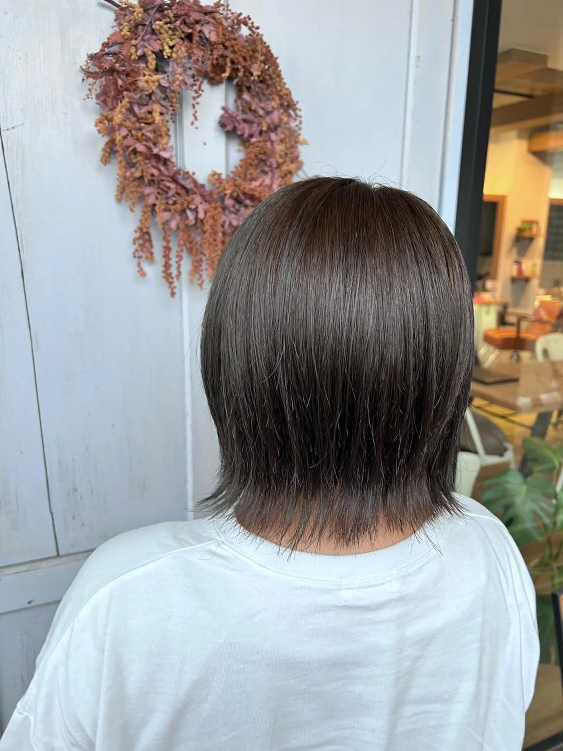 ショート カラー グレージュ ヘアカラー トリートメント ツキダテ ユイのヘアスタイル