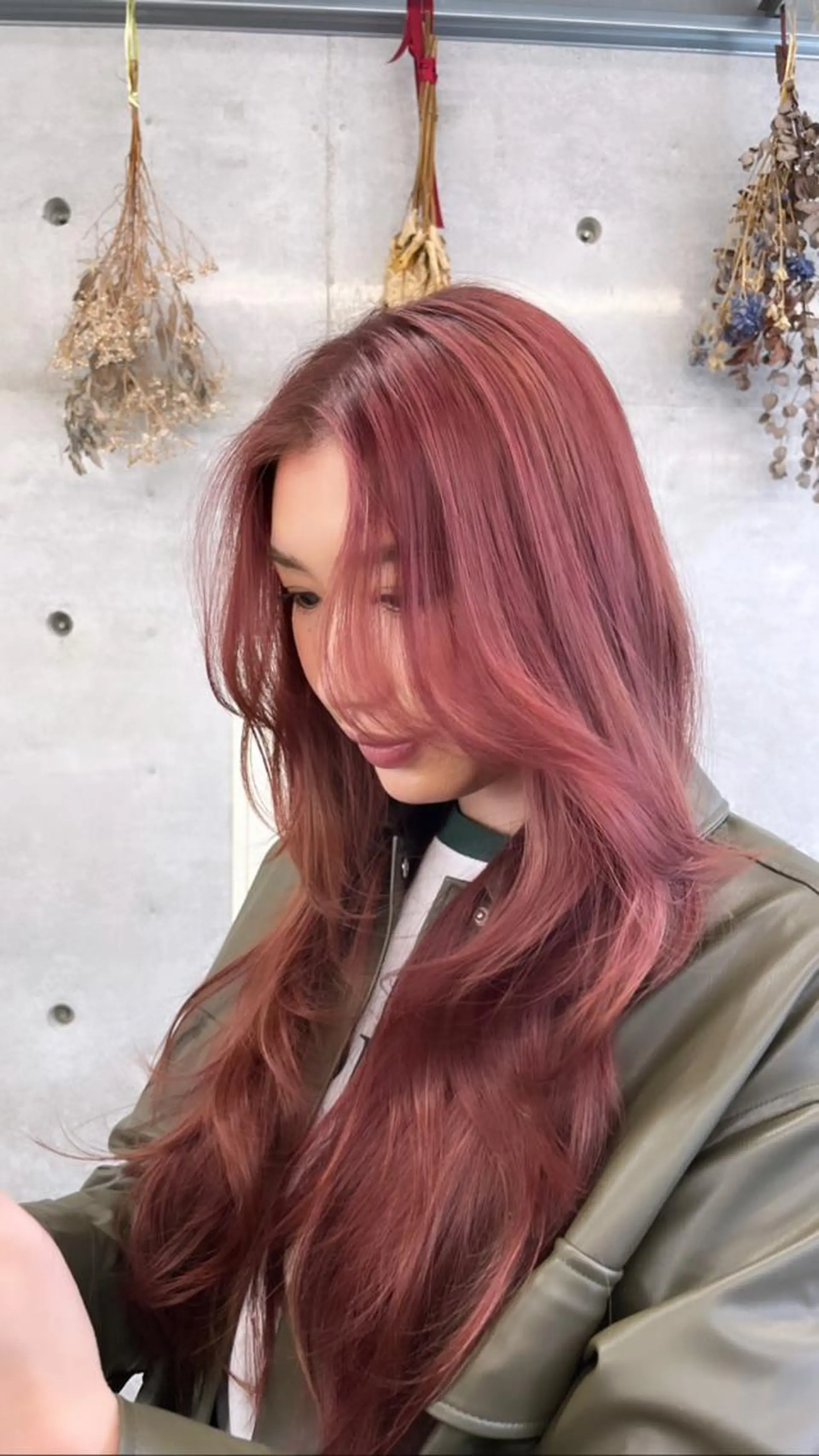 ロング カラー レイヤーカット/ 酸性ストレート梅田のヘアスタイル