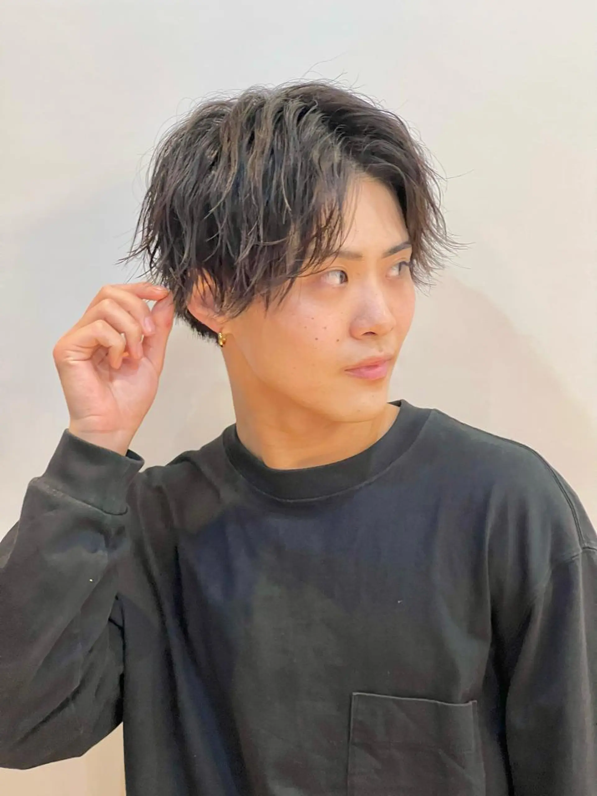 ショート メンズ メンズパーマ 波巻きパーマ メンズカット曲がる 縮毛矯正佐々木タクマのヘアスタイル