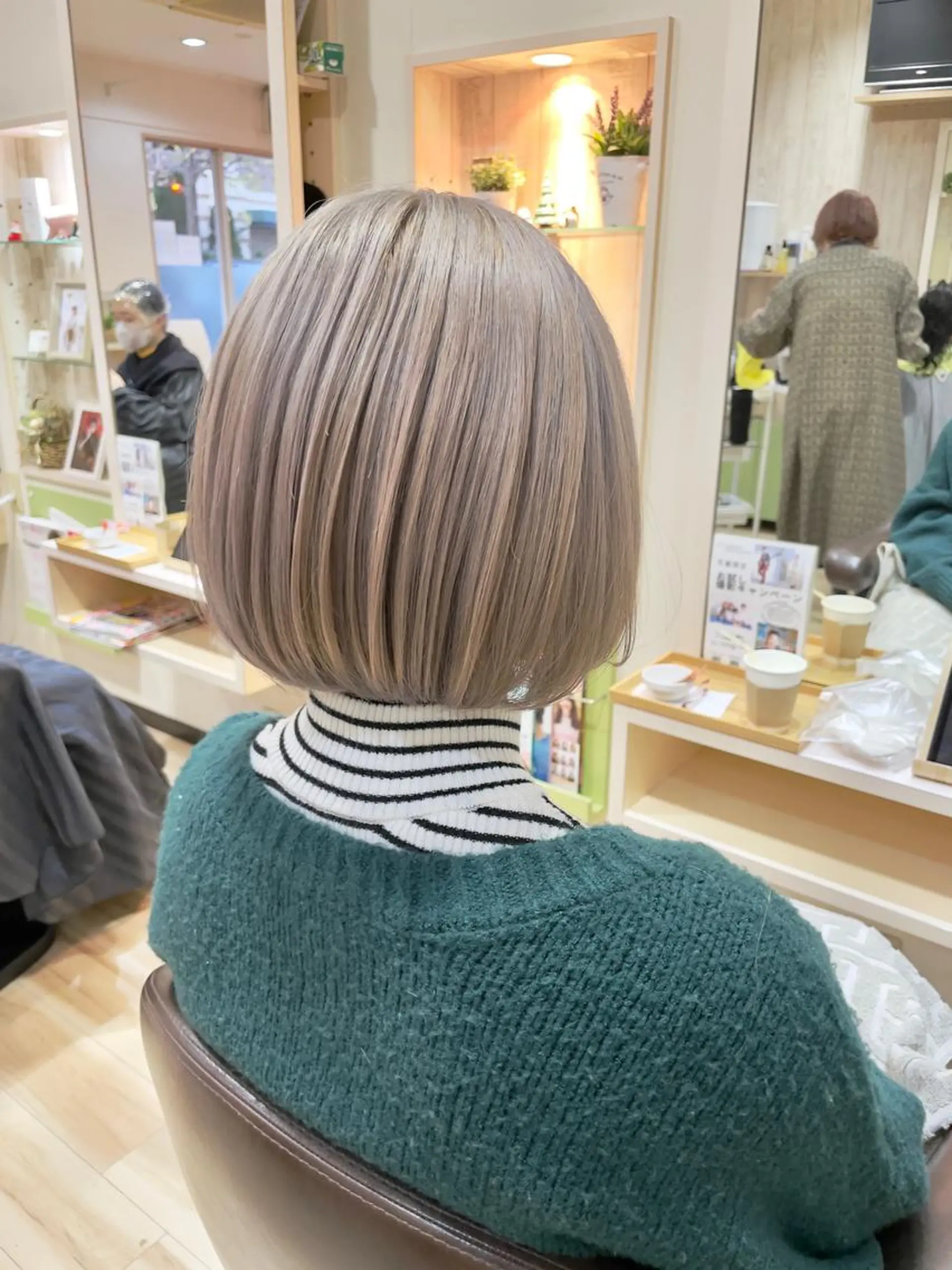 ショート カラー ベージュカラー ブリーチ ブロンド ケアブリーチ ハイトーンカラー 🌈派手髪ハイトーン 🌈鈴木亮太🌈のヘアスタイル