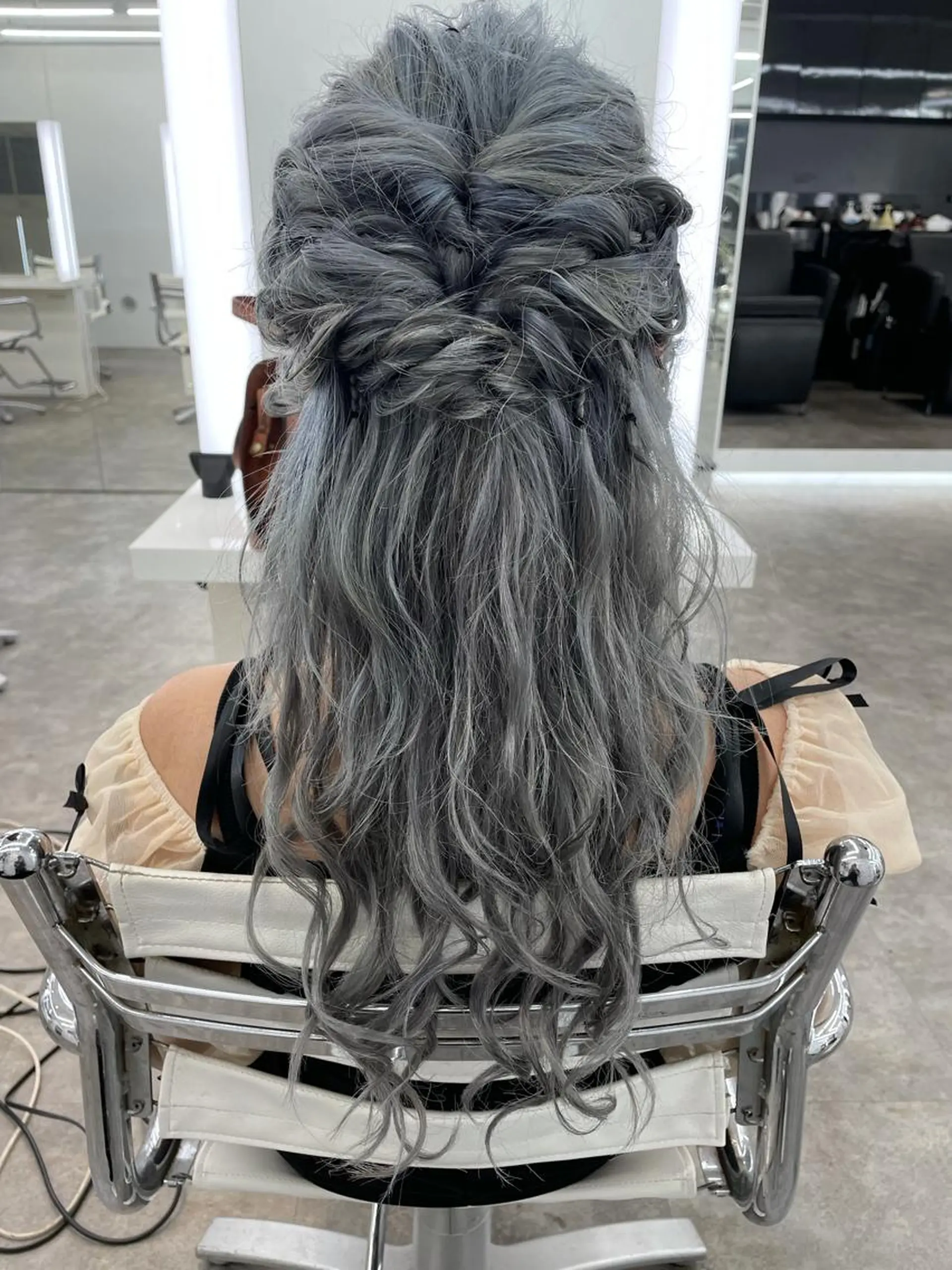 ヘアアレンジ 韓国風レイヤー ハイトーンRYOTAのヘアスタイル