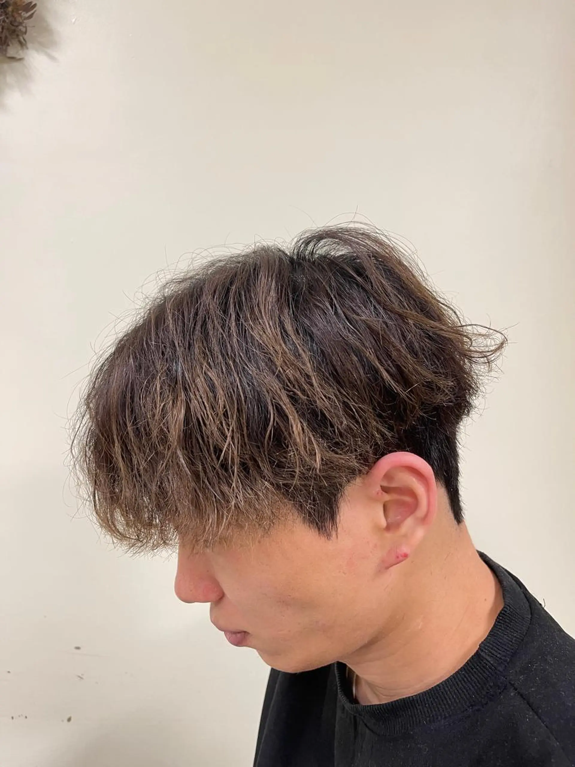 パーマ メンズ ダウンパーマ メンズ韓国風 メンズパーマ 縮毛・酸性ストレート 特化のヘアスタイル