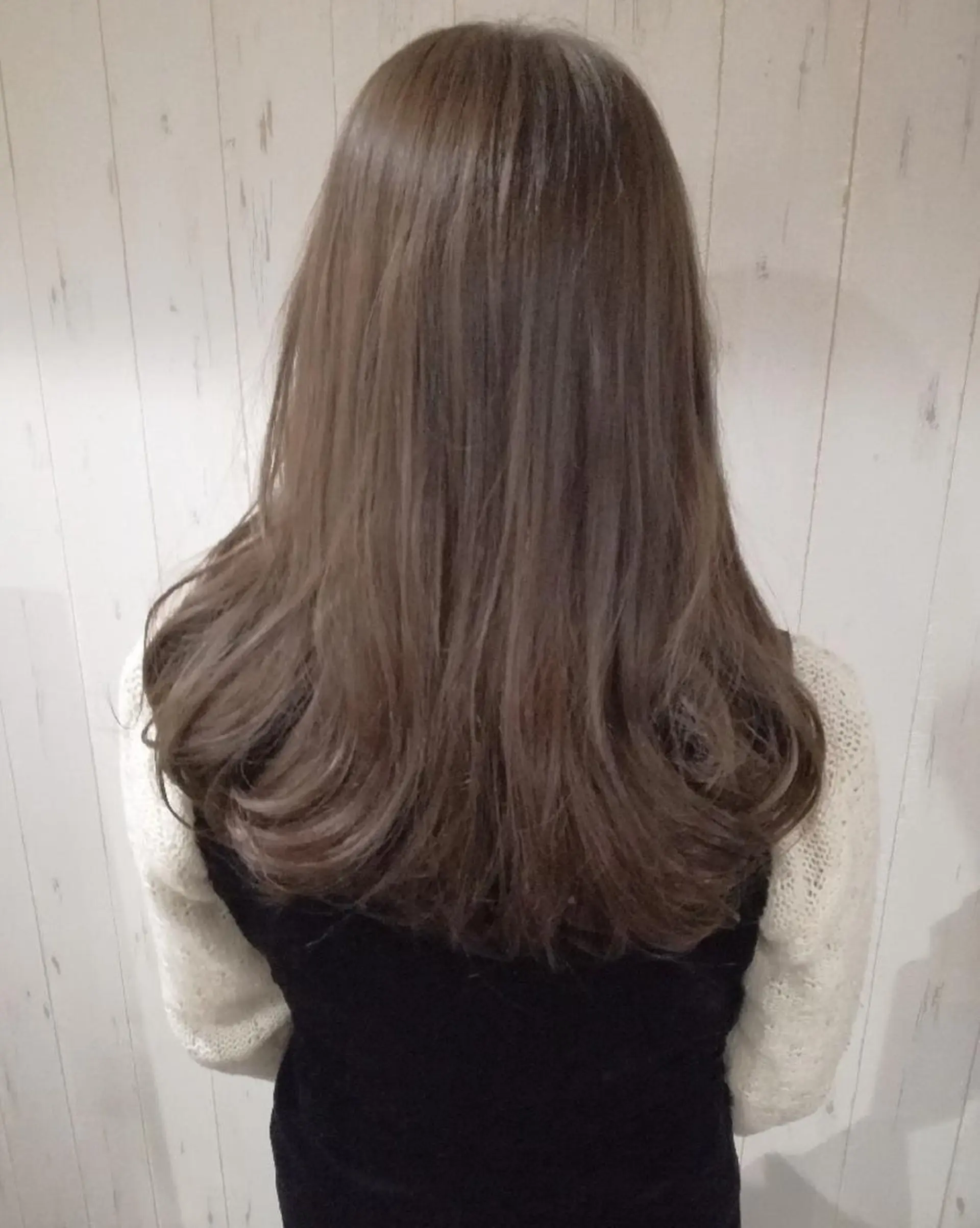 カラー ミディアム ベージュカラー 透明感カラー 西川 敏夫のヘアスタイル