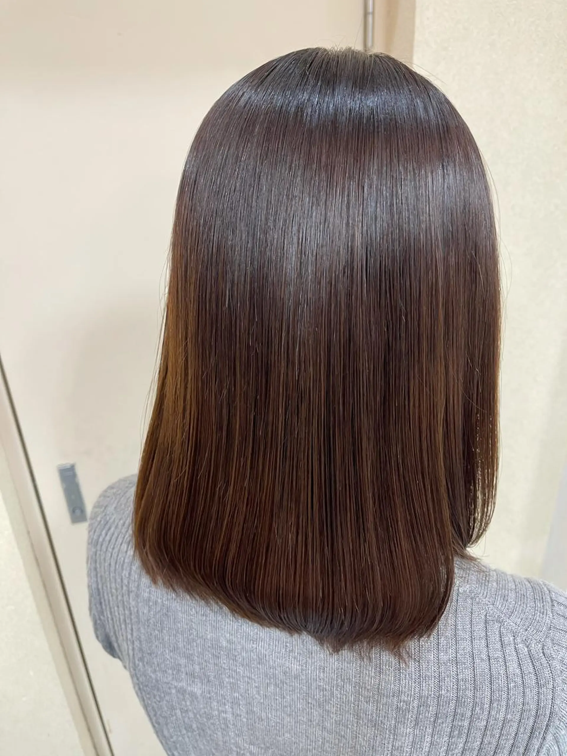 ミディアム パーマ カット 縮毛矯正 髪質改善/縮毛矯正 /レイヤー岡部のヘアスタイル