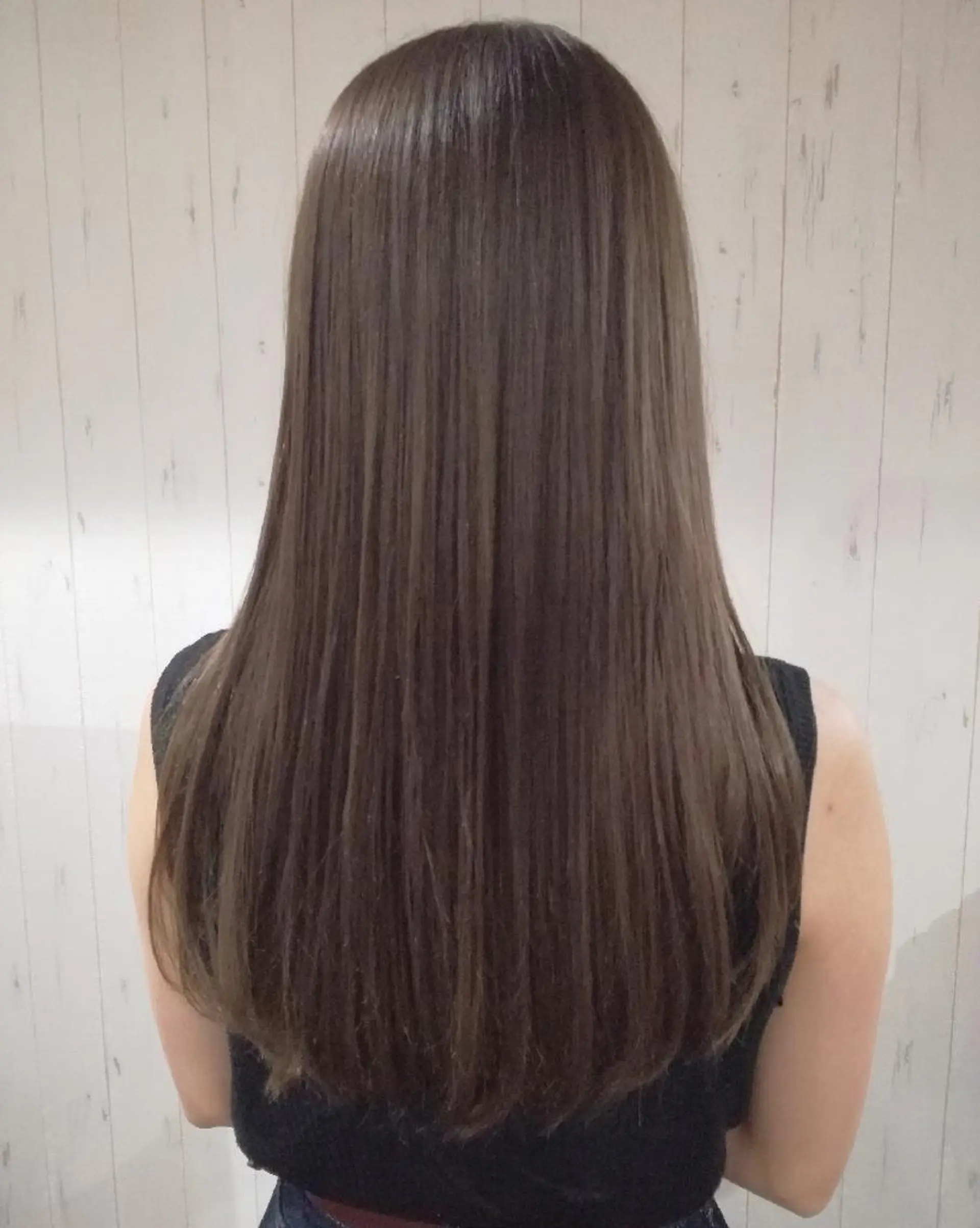 ロング カラー ベージュカラー 西川 敏夫のヘアスタイル