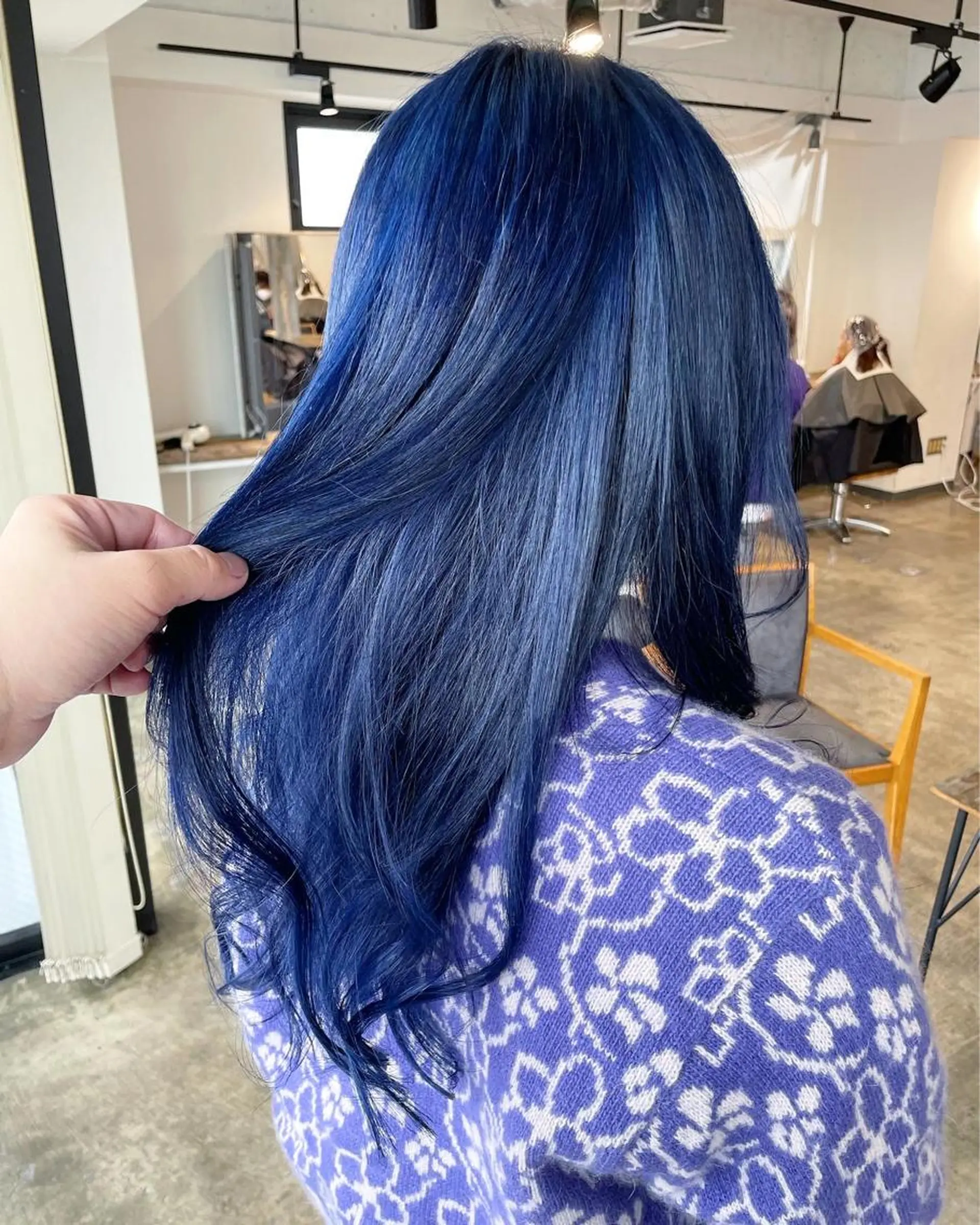 セミロング カラー ブルーカラー ヘアカラー トリートメント ハイトーン/レイヤー /ケアブリーチ石川治のヘアスタイル