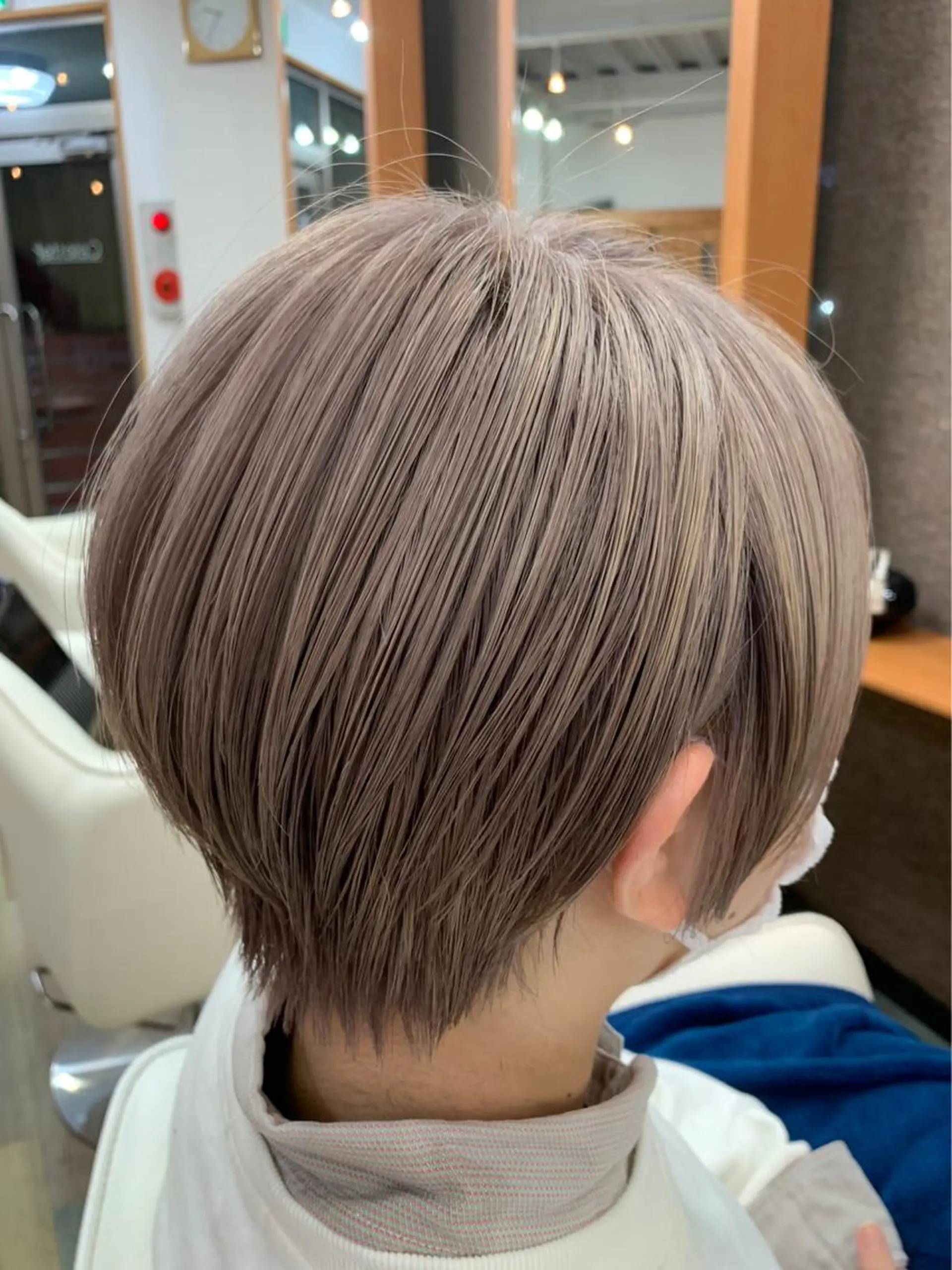 ショート カラー Ash浦安店 富谷 日菜乃のヘアスタイル