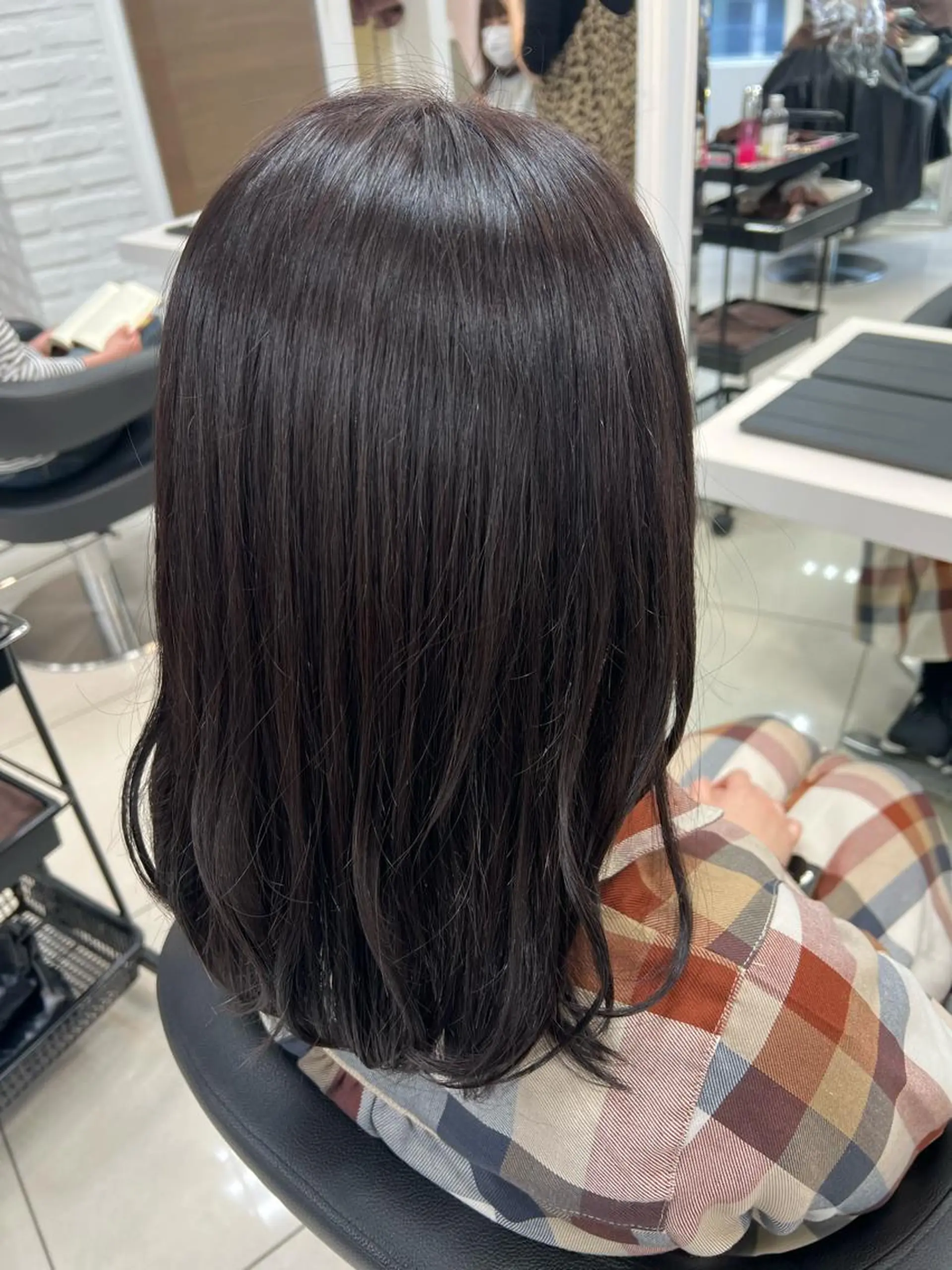 セミロング カラー 透明感カラー グレージュ ラベンダーカラー ラベンダーグレージュ ラベンダーグレー カット ヘアカラー 【暖色カラー特化】 中山由梨のヘアスタイル