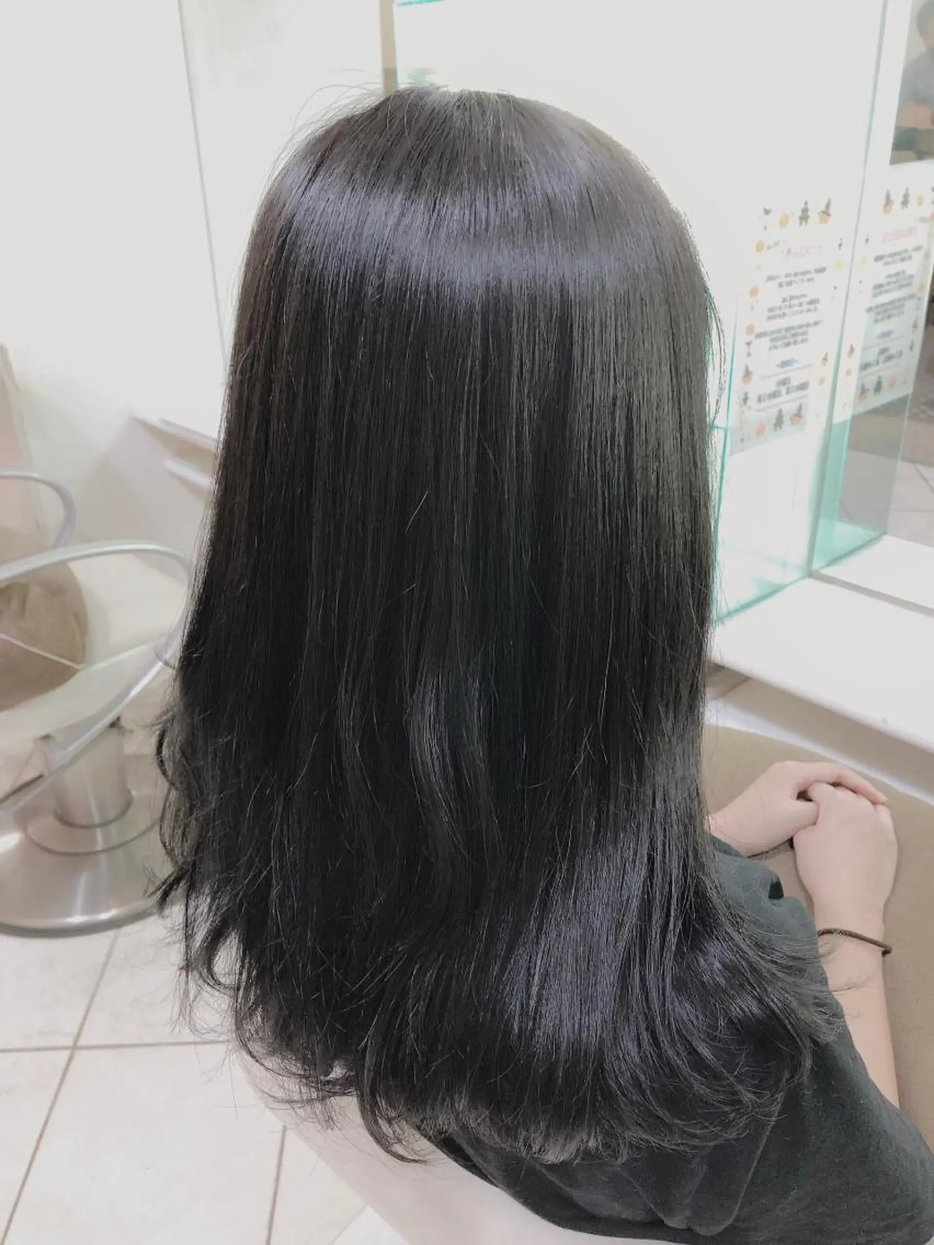 セミロング カラー 保住 亮太のヘアスタイル