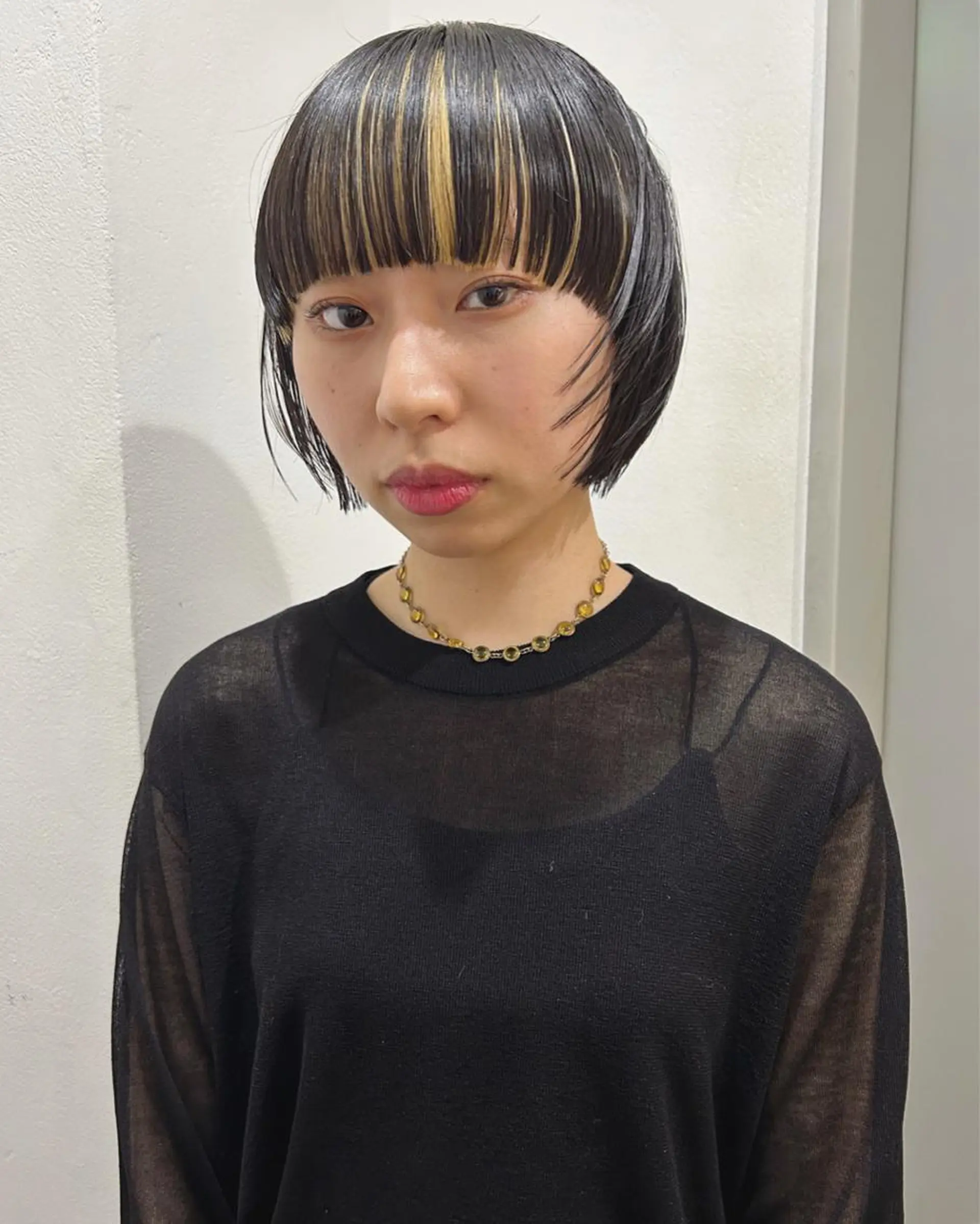 ショート カラー デザインカラー ボブ カット ヘアカラー トリートメント Loom.所属・村上雅人 ナチュラルモードのヘアスタイル
