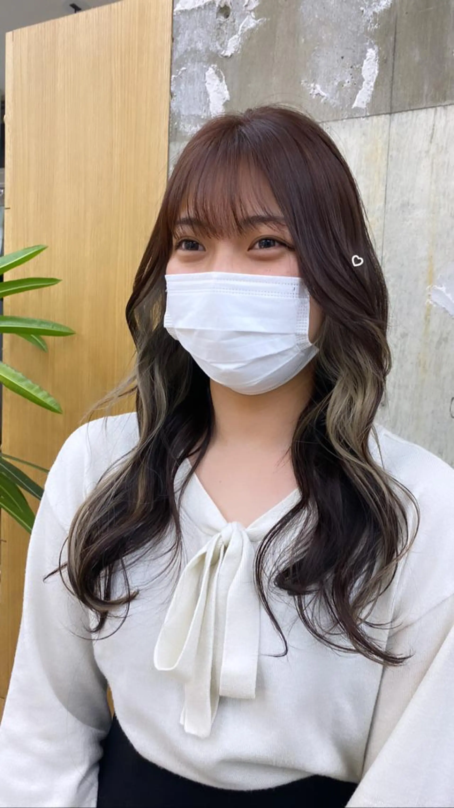 ロング カラー KVELL ユナのヘアスタイル