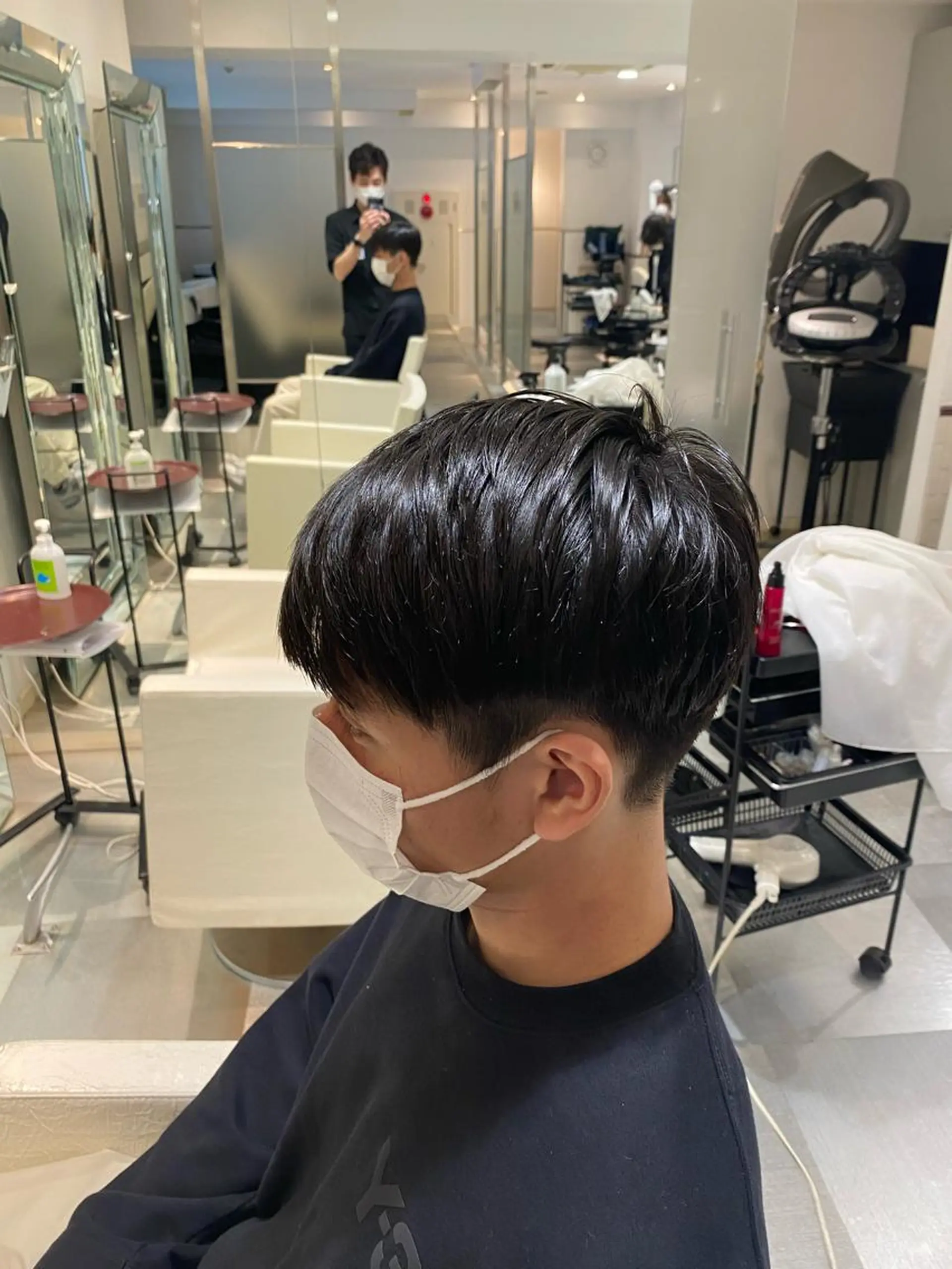 メンズ コテ巻き風パーマ 藤澤　知彌のヘアスタイル