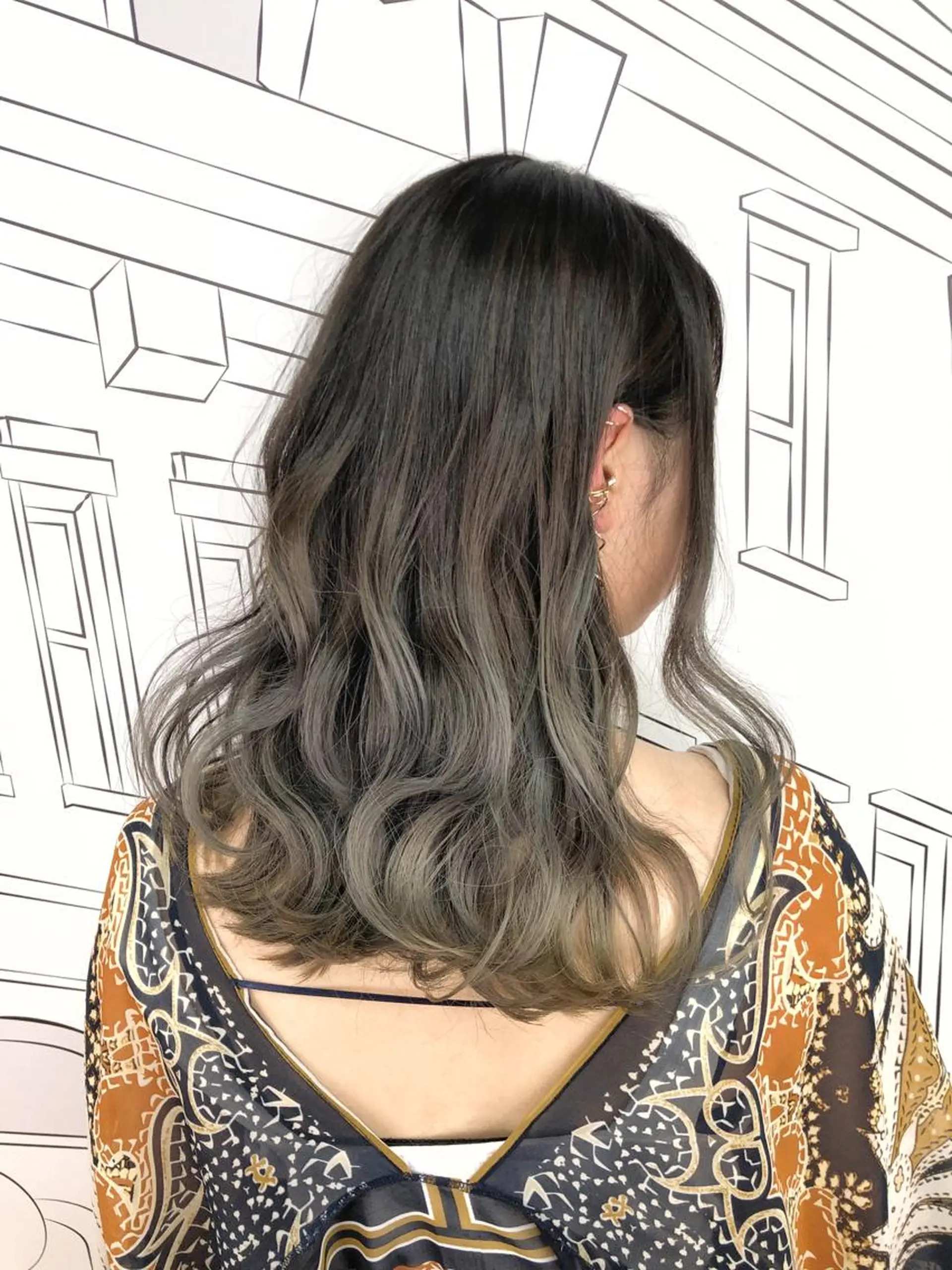 ミディアム カラー アッシュ アッシュグレー グラデーションカラー レイヤー⭐️カラー ⭐️平川雅史のヘアスタイル