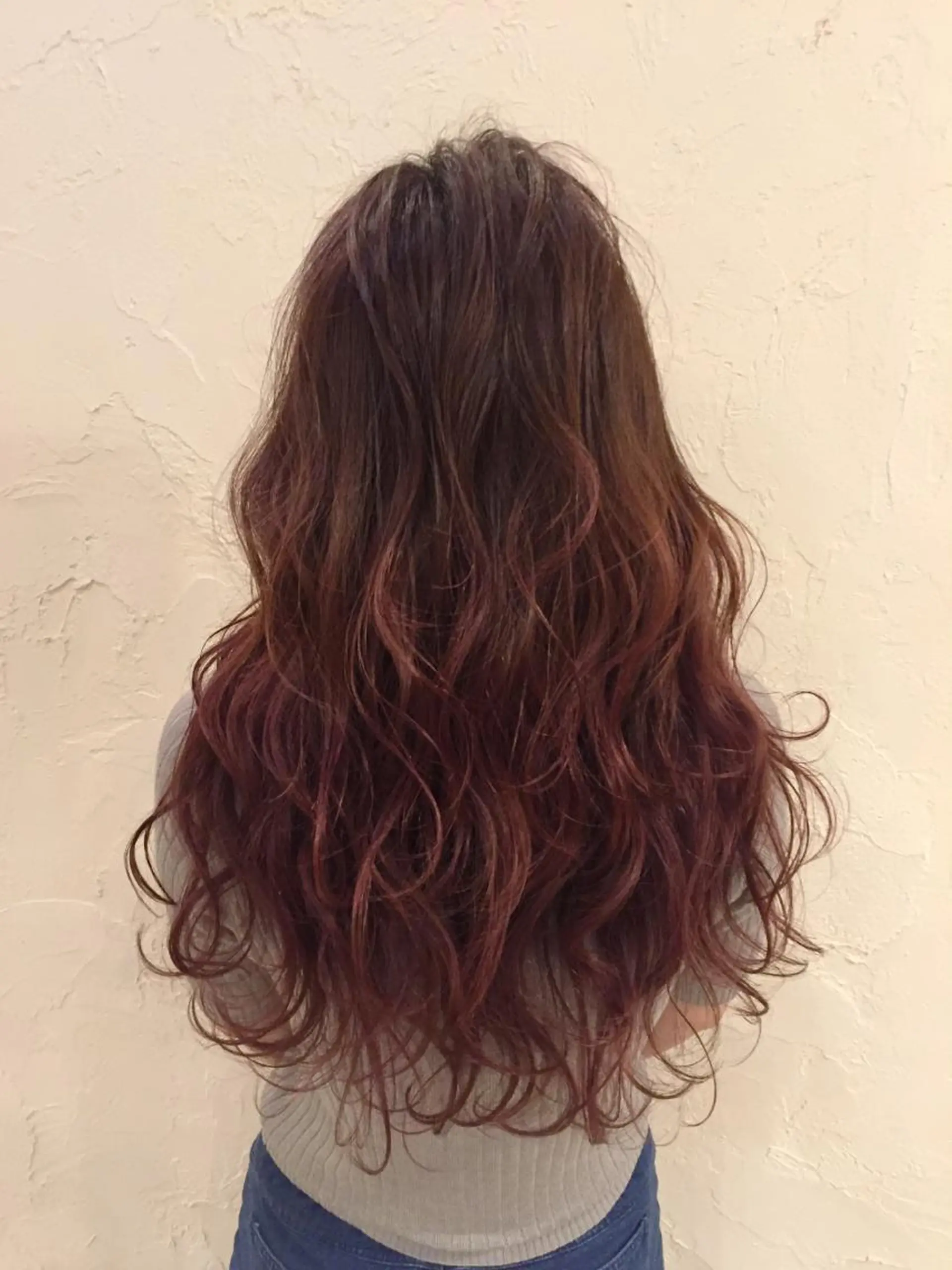 ロング 韓国レイヤー外国人風 透明感カラー髪質改善のヘアスタイル