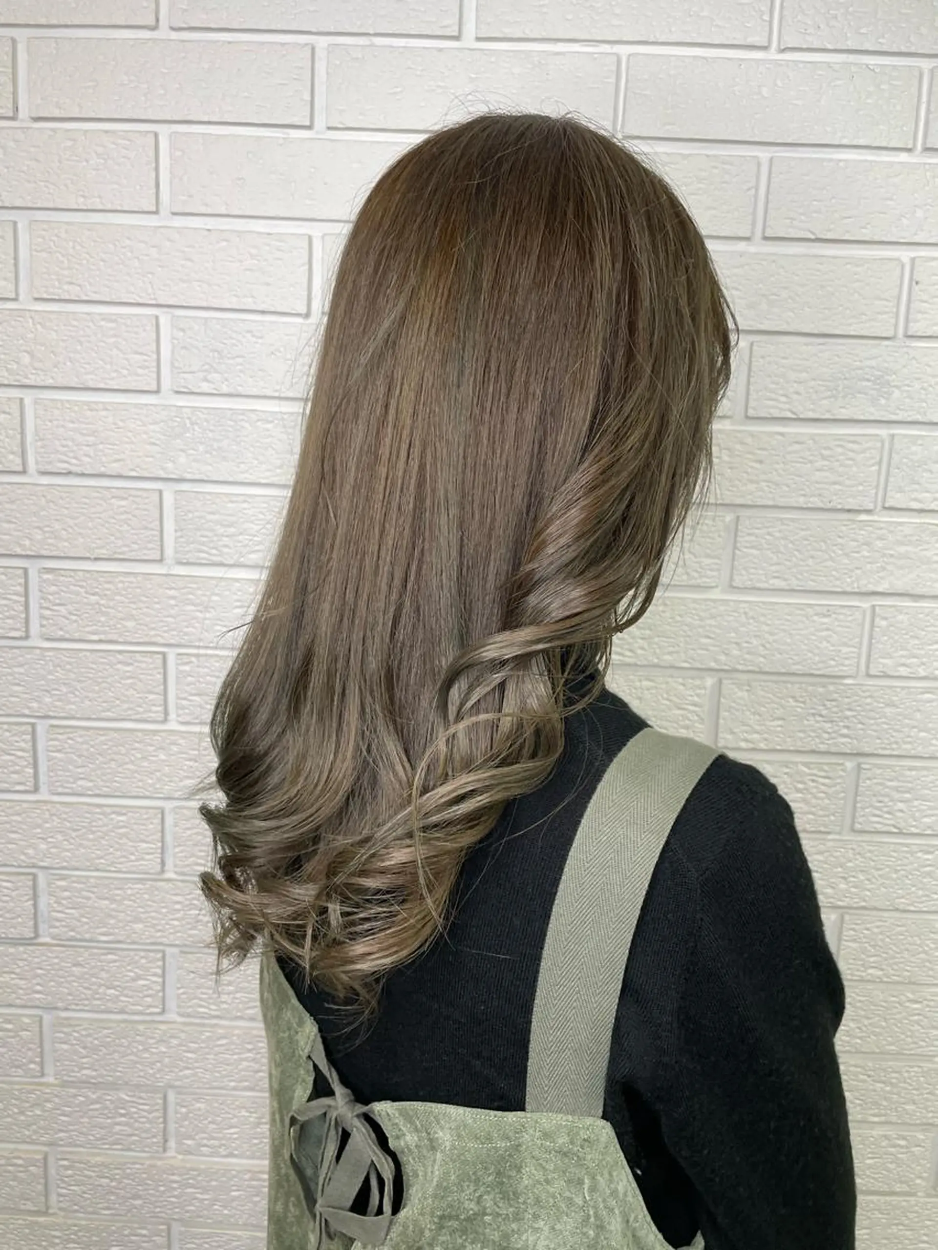 ロング カラー グレージュ ハイライトカラー オリーブグレージュ オリーブグレー ハイライト ニュアンスデザイン✄ YOU♡のヘアスタイル