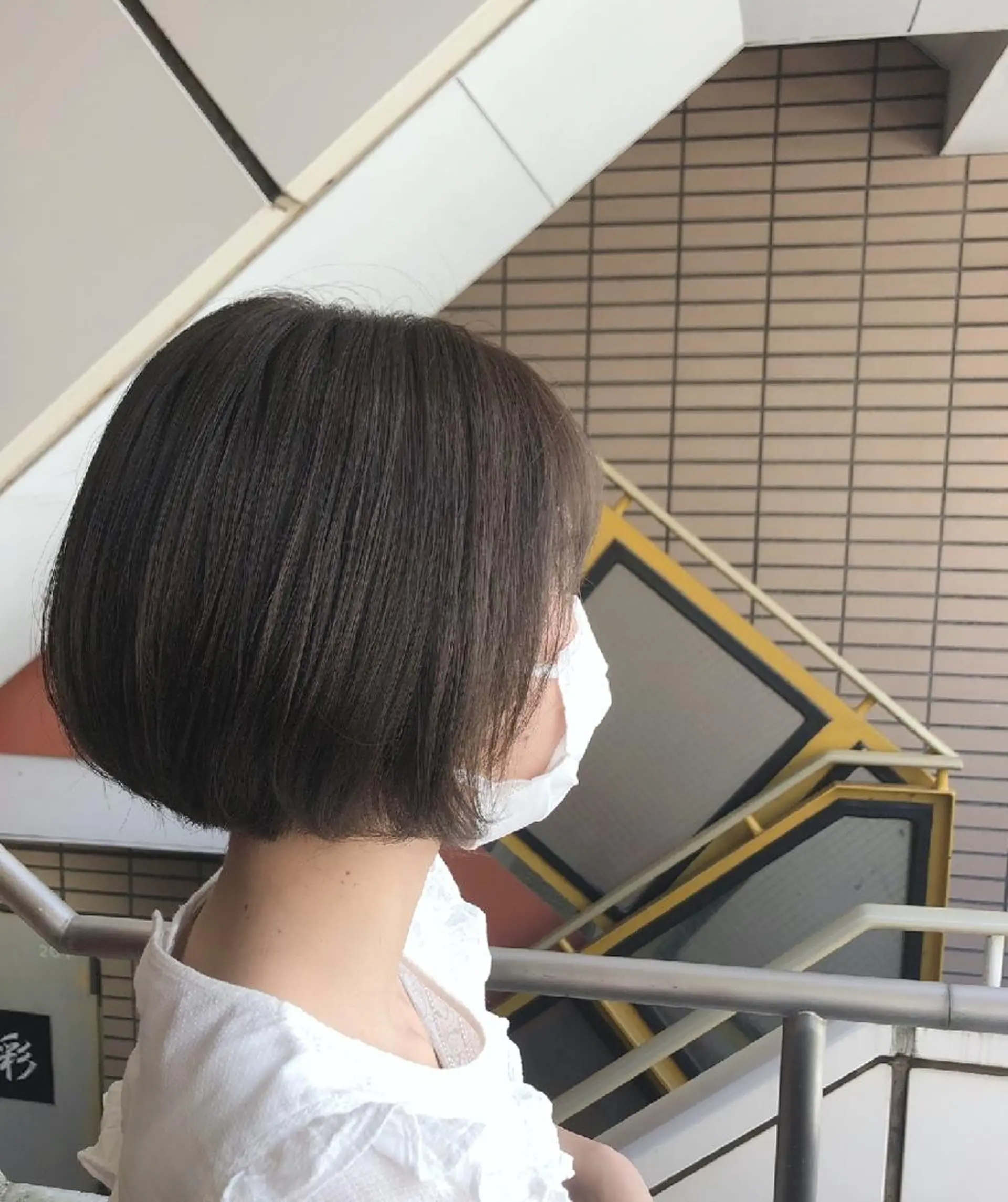 ショート カラー ブリーチ 透明感カラー グレージュ ブリーチなしカラー オリーブグレージュ カット ヘアカラー トリートメント Joshua / 素髪改善のヘアスタイル