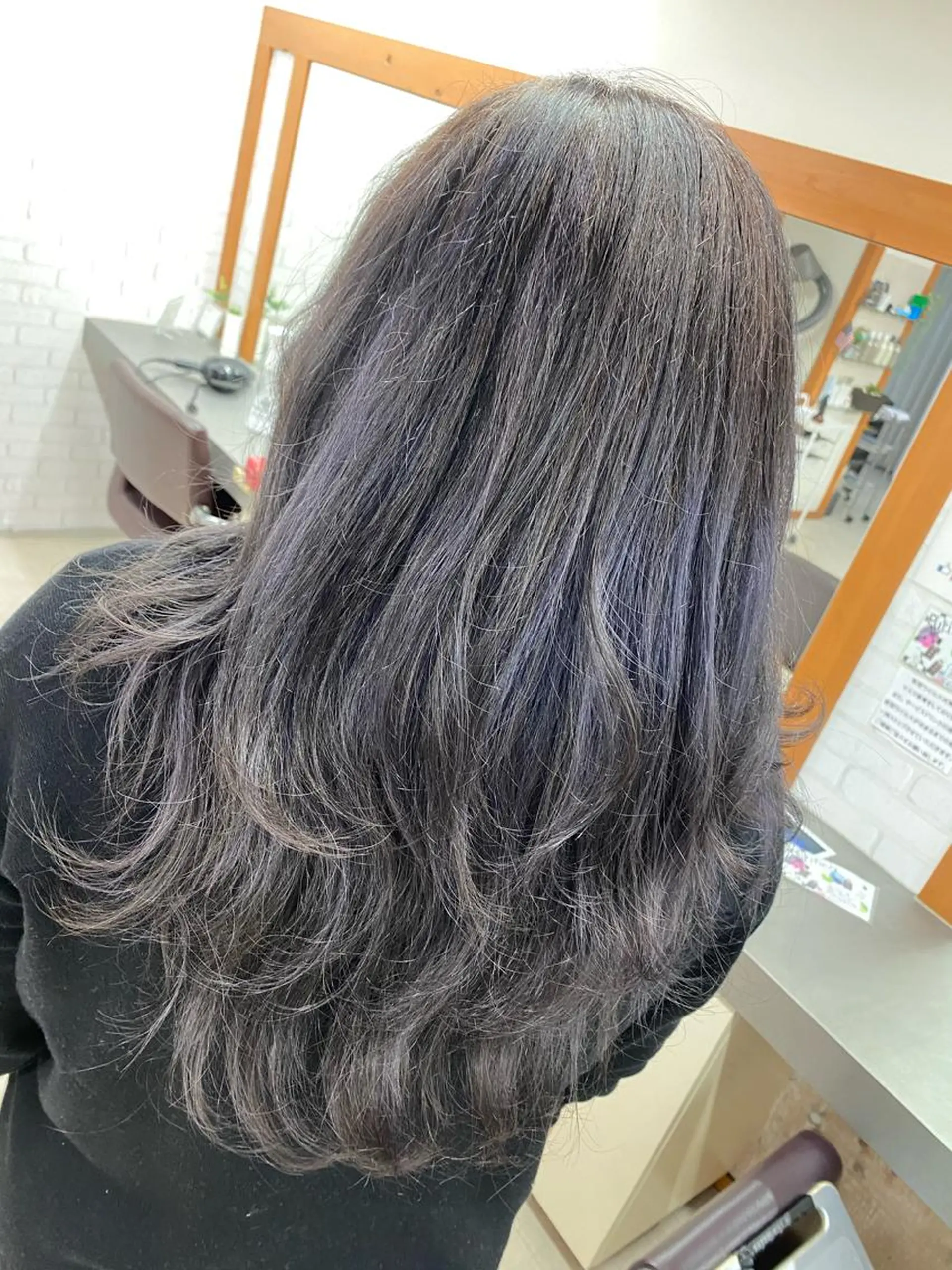 ロング カラー アディクシーカラー 黒髪 ブリーチ ブルーカラー ブルーブラック ヘアカラー ブリーチカラー🫧 森　凪沙のヘアスタイル