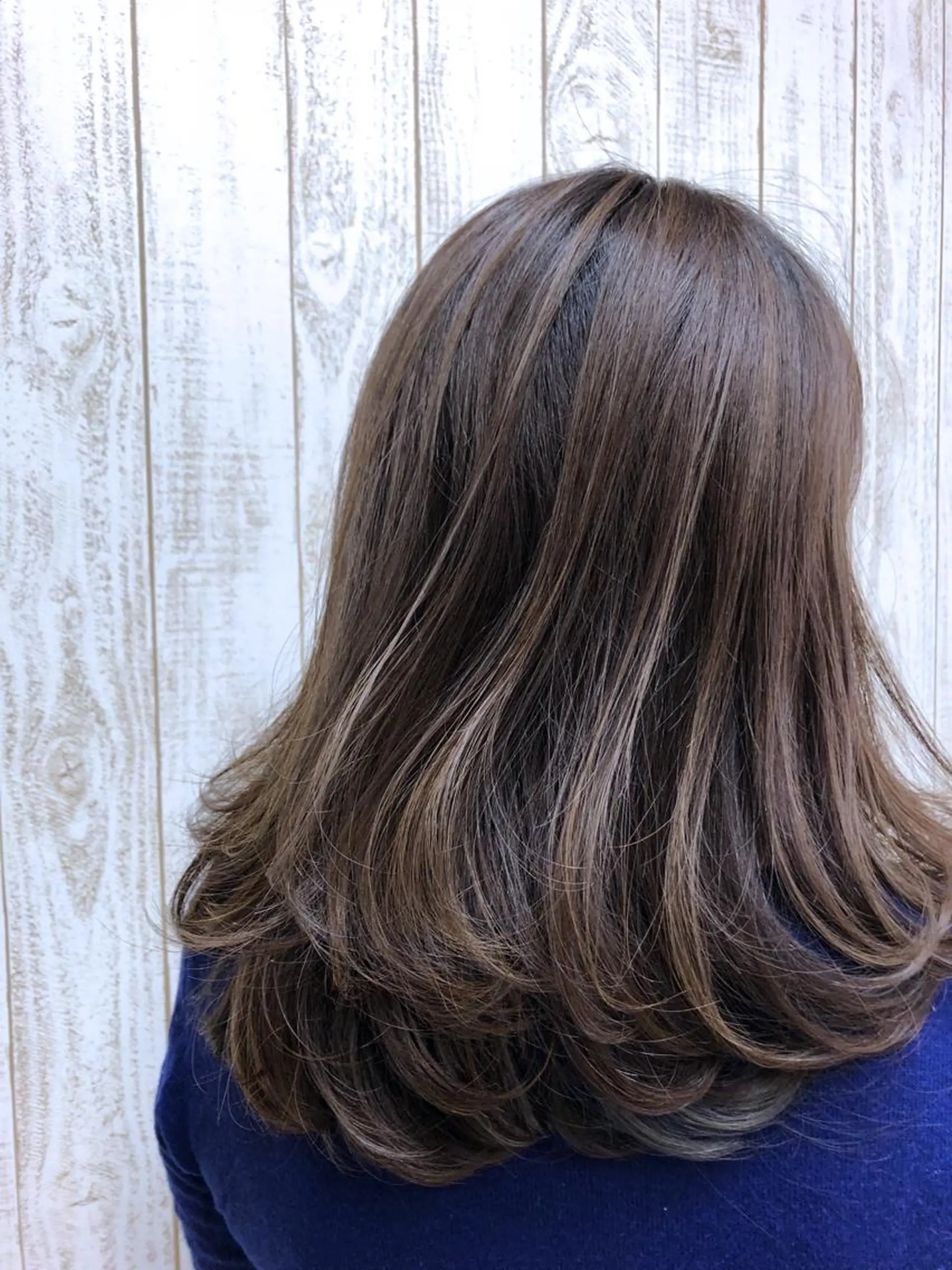 ミディアム カラー グレージュ ハイライトカラー ハイライト ヘアカラー 大栗 佑也  髪質改善のヘアスタイル